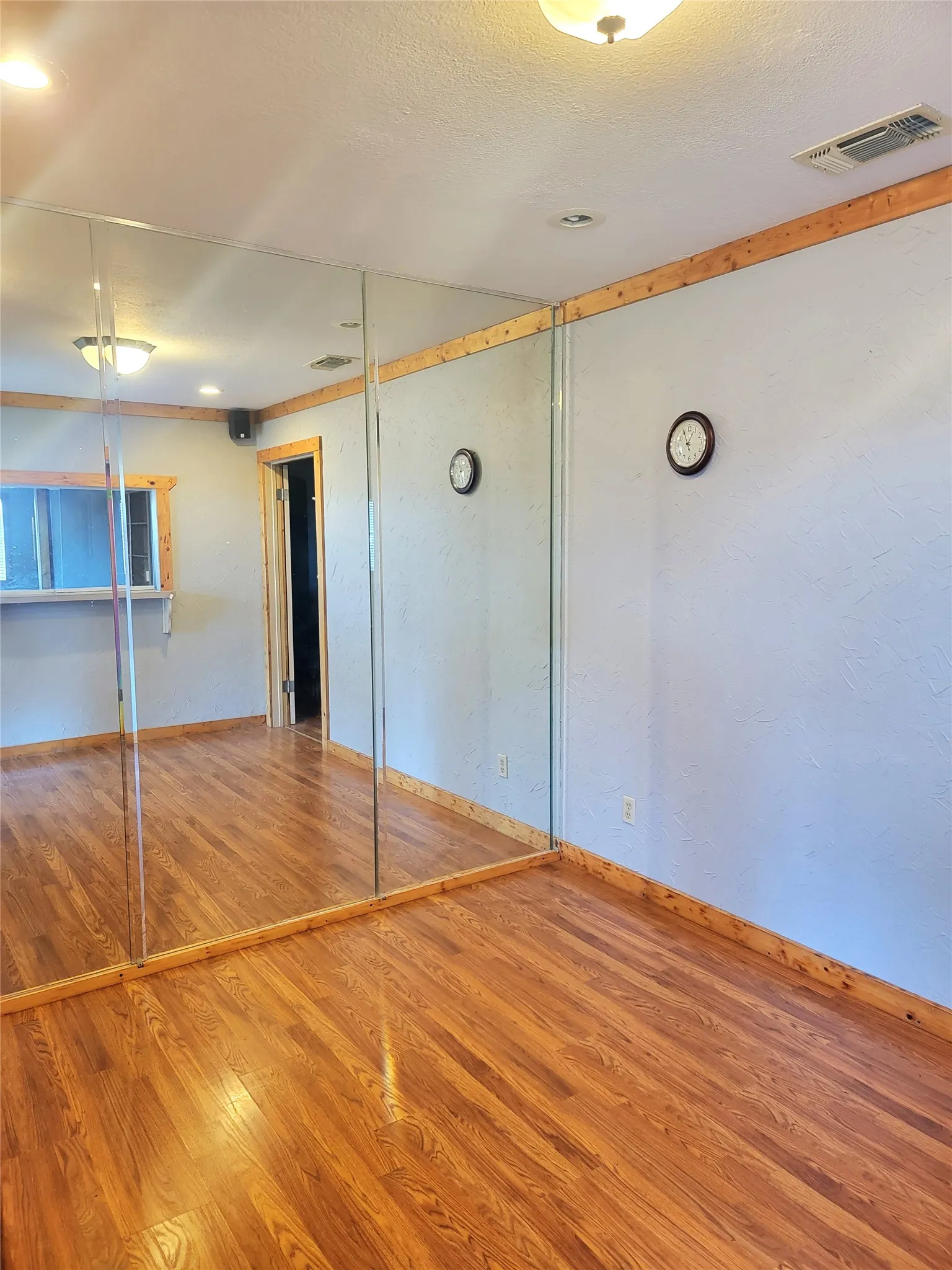 Office For Sale in Hill County , 213 S Bosque Street, Whitney, Texas 76692, 0, 0, Garage spaces, 0 Sqft, built in 1982, Preowned, mls#20500537, Real Estate Agent in Whitney, Homes For Sale in Hill county, Homes For Sale in Whitney, Realtor in Whitney Texas, Real Estate Brokerage Independent Realty Texas, Luminita Cordes Realtor