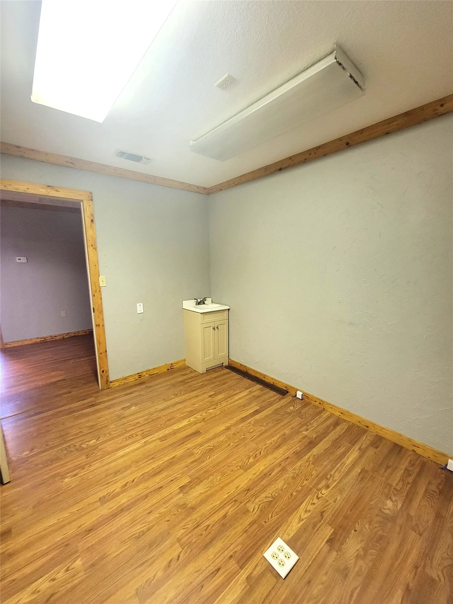 Office For Sale in Hill County , 213 S Bosque Street, Whitney, Texas 76692, 0, 0, Garage spaces, 0 Sqft, built in 1982, Preowned, mls#20500537, Real Estate Agent in Whitney, Homes For Sale in Hill county, Homes For Sale in Whitney, Realtor in Whitney Texas, Real Estate Brokerage Independent Realty Texas, Luminita Cordes Realtor