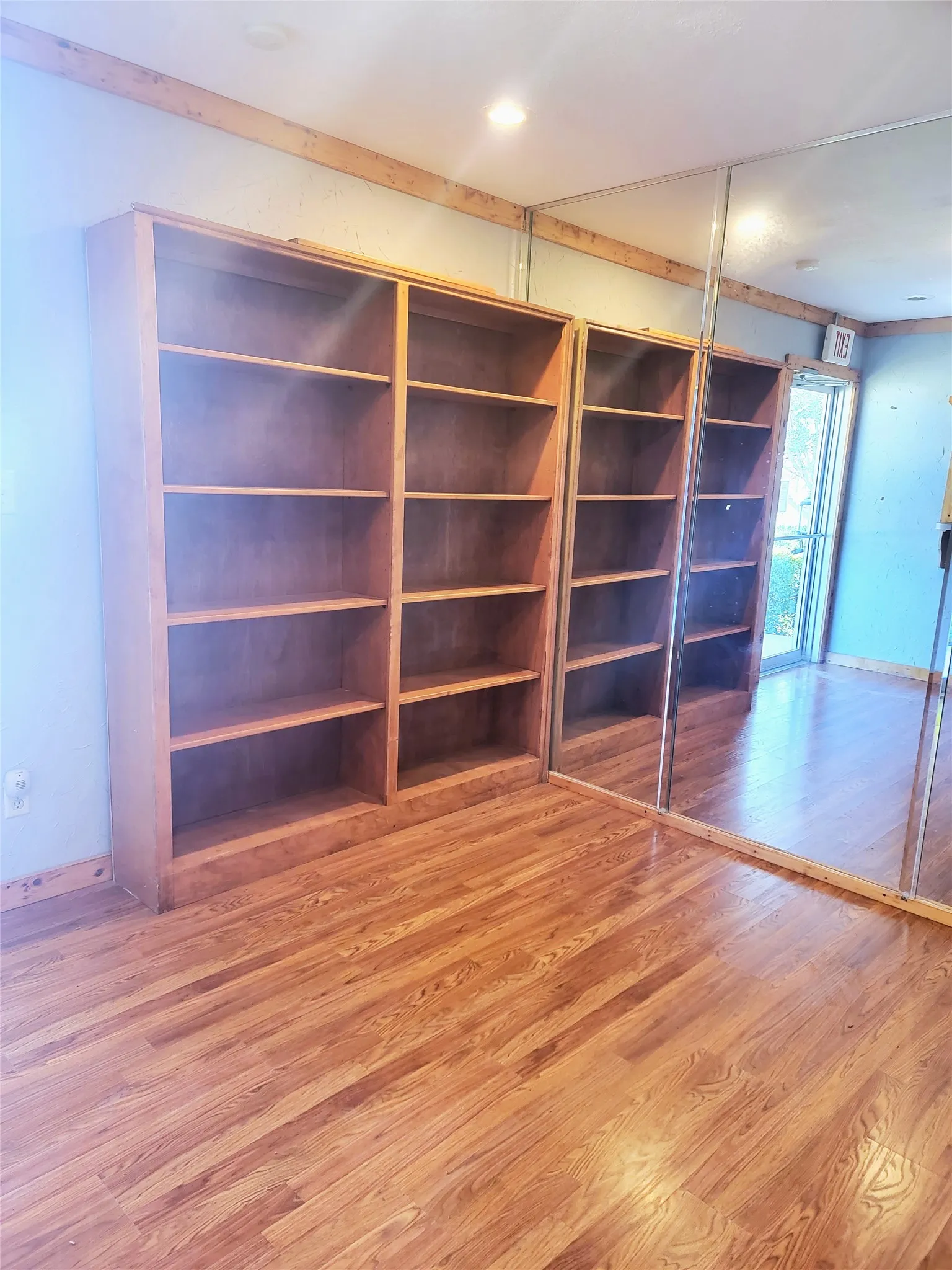 Office For Sale in Hill County , 213 S Bosque Street, Whitney, Texas 76692, 0, 0, Garage spaces, 0 Sqft, built in 1982, Preowned, mls#20500537, Real Estate Agent in Whitney, Homes For Sale in Hill county, Homes For Sale in Whitney, Realtor in Whitney Texas, Real Estate Brokerage Independent Realty Texas, Luminita Cordes Realtor