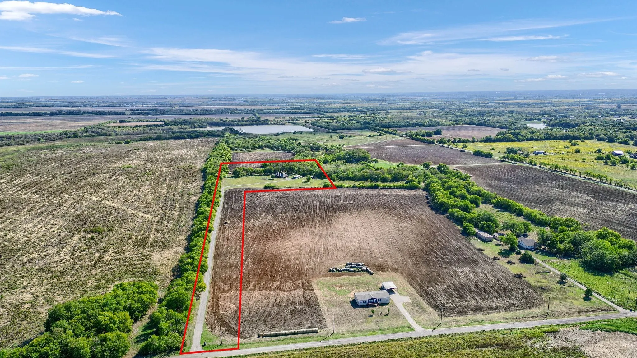 Single Family Residence For Sale in Grayson County , 688 Harris Road, Gunter, Texas 75058, 3 Bedroom, 2 Bathroom, 2 Garage spaces, 2,094 Sqft, built in 1994, Preowned, mls#20473851, Real Estate Agent in Gunter, Homes For Sale in Grayson county, Homes For Sale in Gunter, Realtor in Gunter Texas, Real Estate Brokerage Independent Realty Texas, Luminita Cordes Realtor