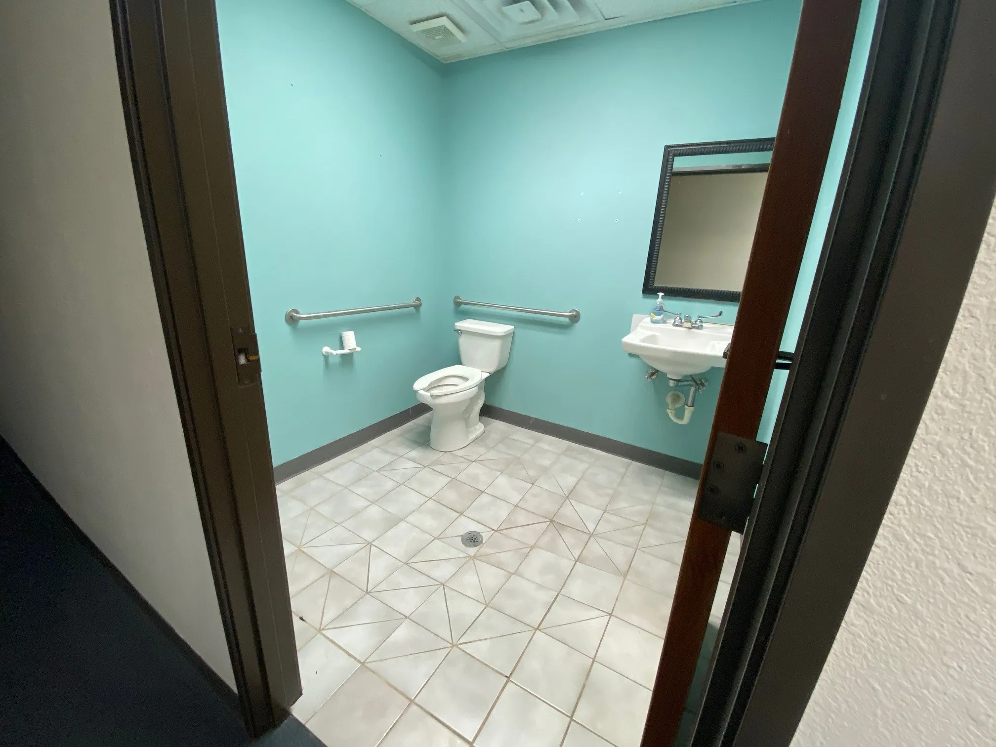 Office For Rent in Kaufman County , 632 N Rockwall Avenue, Terrell, Texas 75160, 0, 0, Garage spaces, 0 Sqft, built in 1963, Preowned, mls#20521108, Real Estate Agent in Terrell, Homes For Rent in Kaufman county, Homes For Rent in Terrell, Realtor in Terrell Texas, Real Estate Brokerage Independent Realty Texas, Luminita Cordes Realtor
