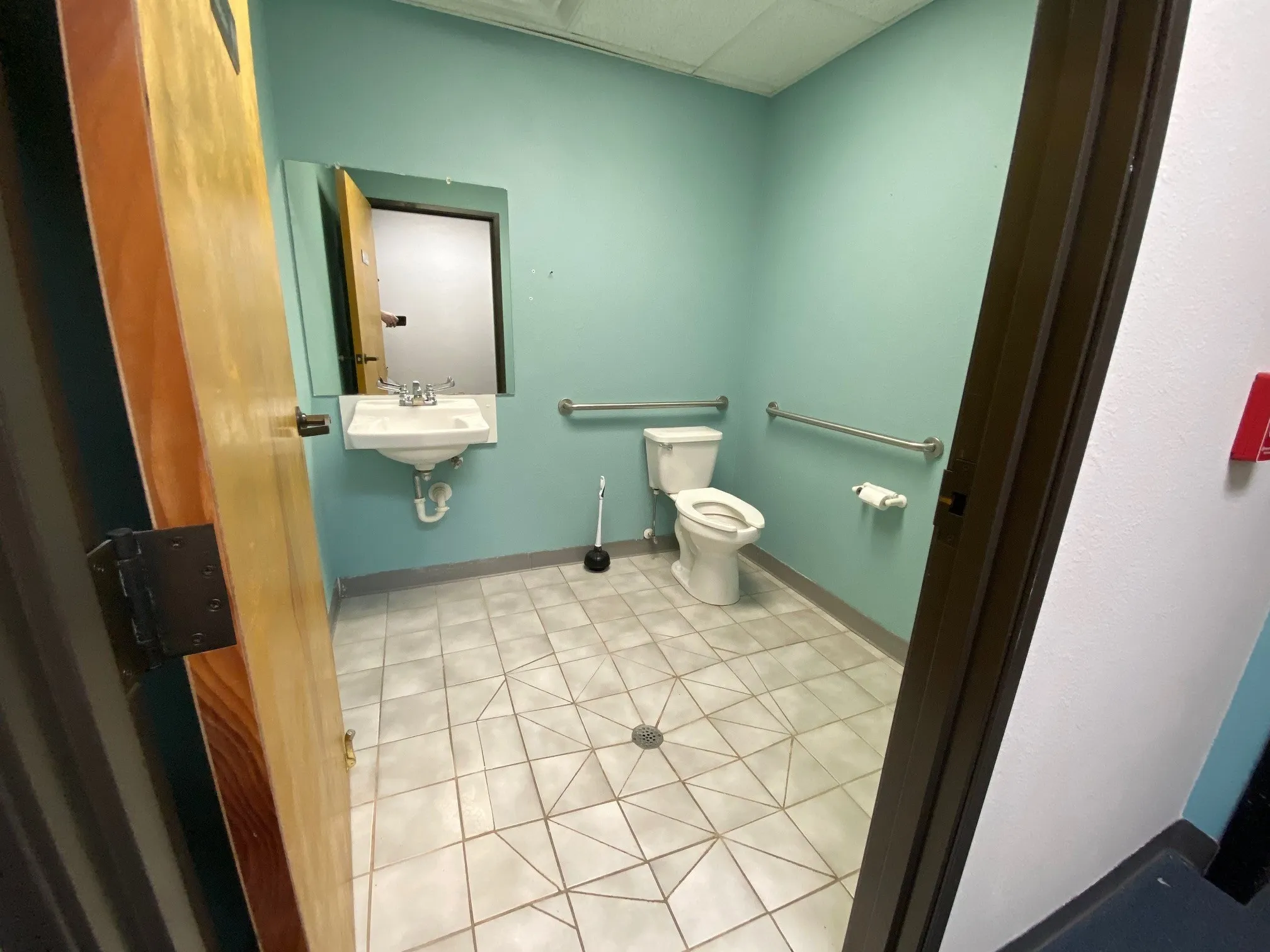 Office For Rent in Kaufman County , 632 N Rockwall Avenue, Terrell, Texas 75160, 0, 0, Garage spaces, 0 Sqft, built in 1963, Preowned, mls#20521108, Real Estate Agent in Terrell, Homes For Rent in Kaufman county, Homes For Rent in Terrell, Realtor in Terrell Texas, Real Estate Brokerage Independent Realty Texas, Luminita Cordes Realtor
