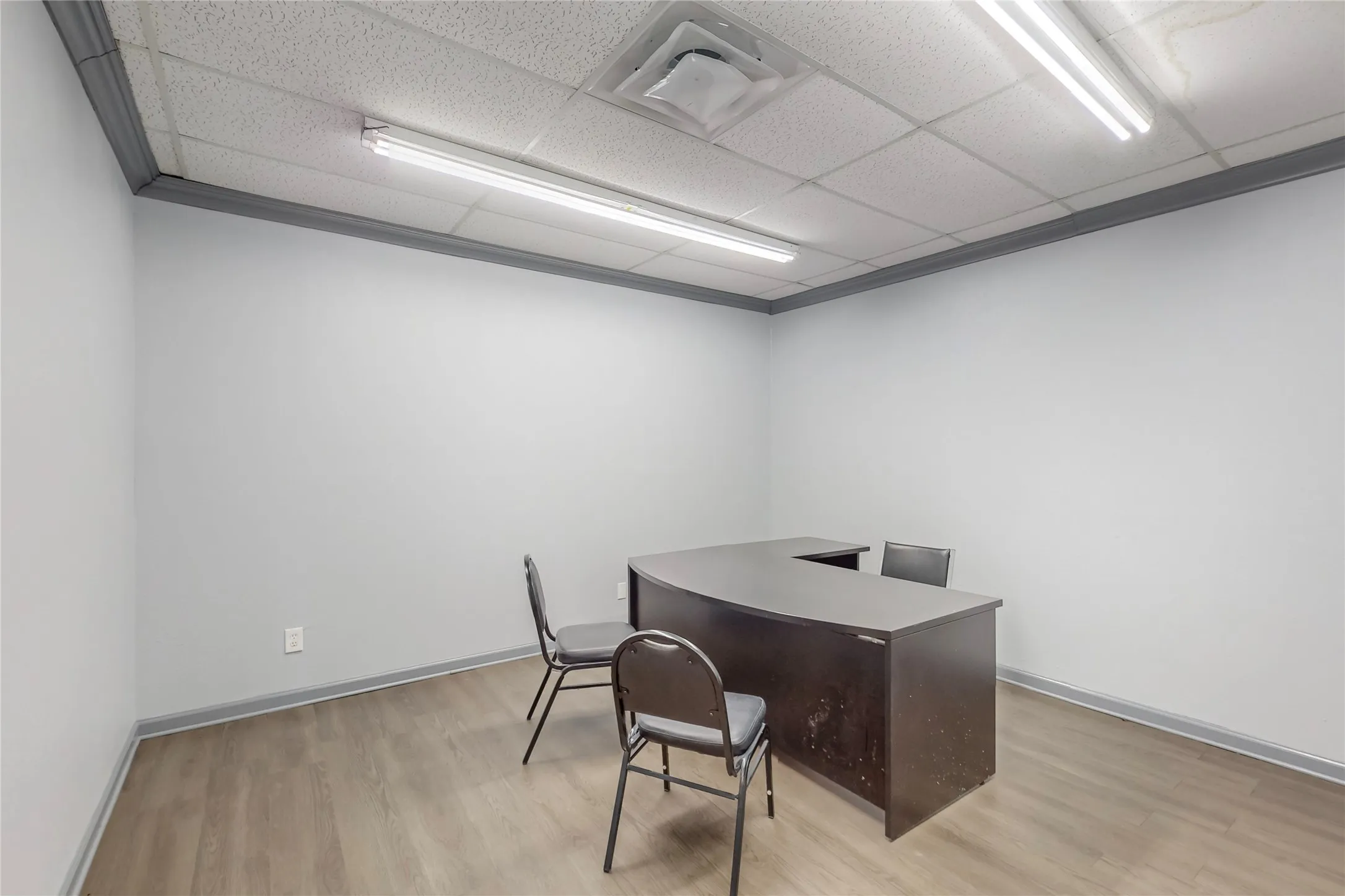 Office For Rent in Tarrant County , 8120 White Settlement Road 1-30, White Settlement, Texas 76108, 0, 0, Garage spaces, 0 Sqft, built in 1975, New Construction - Complete, mls#20550833, Real Estate Agent in White Settlement, Homes For Rent in Tarrant county, Homes For Rent in White Settlement, Realtor in White Settlement Texas, Real Estate Brokerage Independent Realty Texas, Luminita Cordes Realtor
