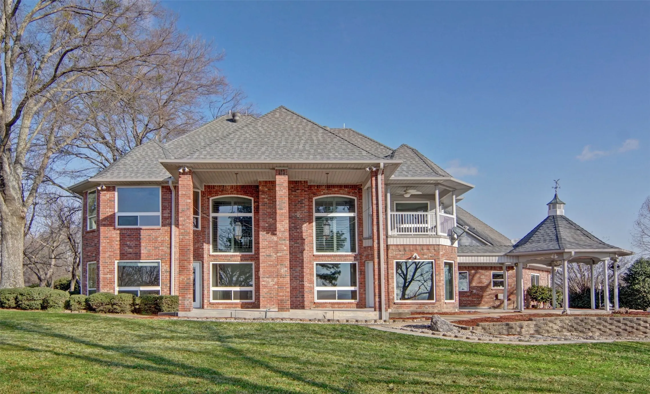 Single Family Residence For Sale in Wood County , 497 Private Road 5975, Yantis, Texas 75497, 4 Bedroom, 5 Bathroom, 4 Garage spaces, 3,814 Sqft, built in 1995, Preowned, mls#20525637, Real Estate Agent in Yantis, Homes For Sale in Wood county, Homes For Sale in Yantis, Realtor in Yantis Texas, Real Estate Brokerage Independent Realty Texas, Luminita Cordes Realtor