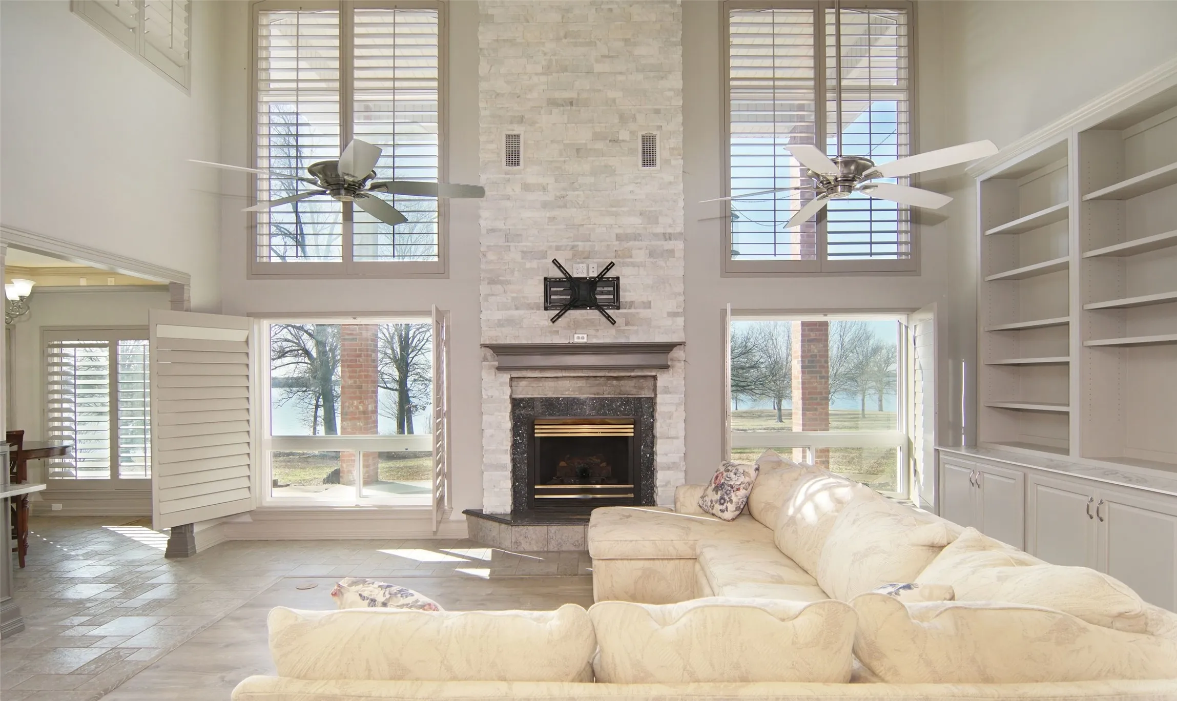 Single Family Residence For Sale in Wood County , 497 Private Road 5975, Yantis, Texas 75497, 4 Bedroom, 5 Bathroom, 4 Garage spaces, 3,814 Sqft, built in 1995, Preowned, mls#20525637, Real Estate Agent in Yantis, Homes For Sale in Wood county, Homes For Sale in Yantis, Realtor in Yantis Texas, Real Estate Brokerage Independent Realty Texas, Luminita Cordes Realtor