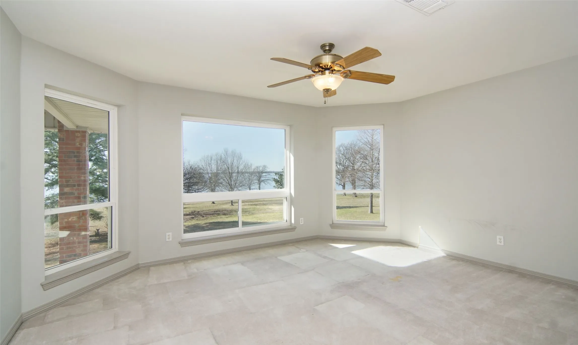 Single Family Residence For Sale in Wood County , 497 Private Road 5975, Yantis, Texas 75497, 4 Bedroom, 5 Bathroom, 4 Garage spaces, 3,814 Sqft, built in 1995, Preowned, mls#20525637, Real Estate Agent in Yantis, Homes For Sale in Wood county, Homes For Sale in Yantis, Realtor in Yantis Texas, Real Estate Brokerage Independent Realty Texas, Luminita Cordes Realtor