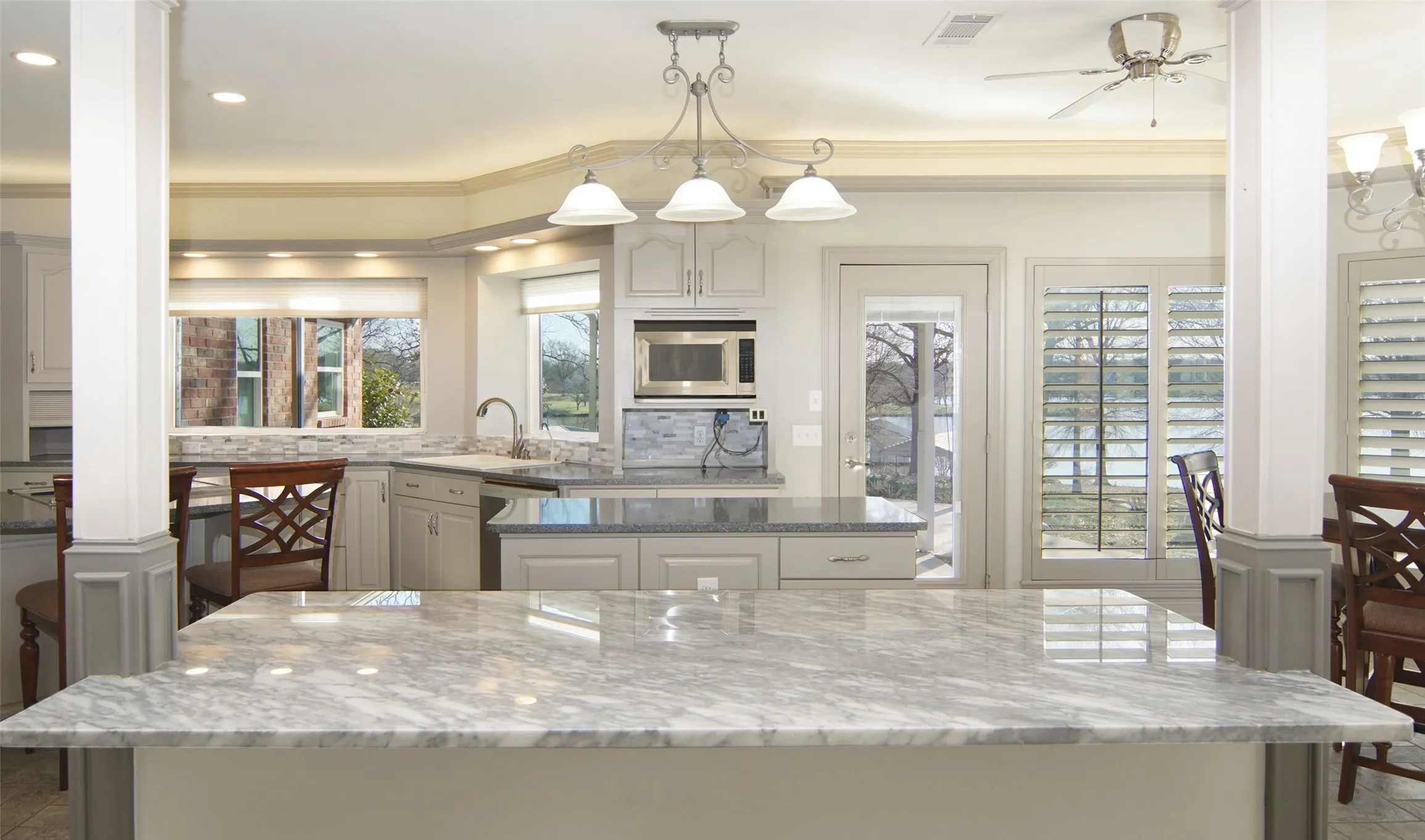 Single Family Residence For Sale in Wood County , 497 Private Road 5975, Yantis, Texas 75497, 4 Bedroom, 5 Bathroom, 4 Garage spaces, 3,814 Sqft, built in 1995, Preowned, mls#20525637, Real Estate Agent in Yantis, Homes For Sale in Wood county, Homes For Sale in Yantis, Realtor in Yantis Texas, Real Estate Brokerage Independent Realty Texas, Luminita Cordes Realtor