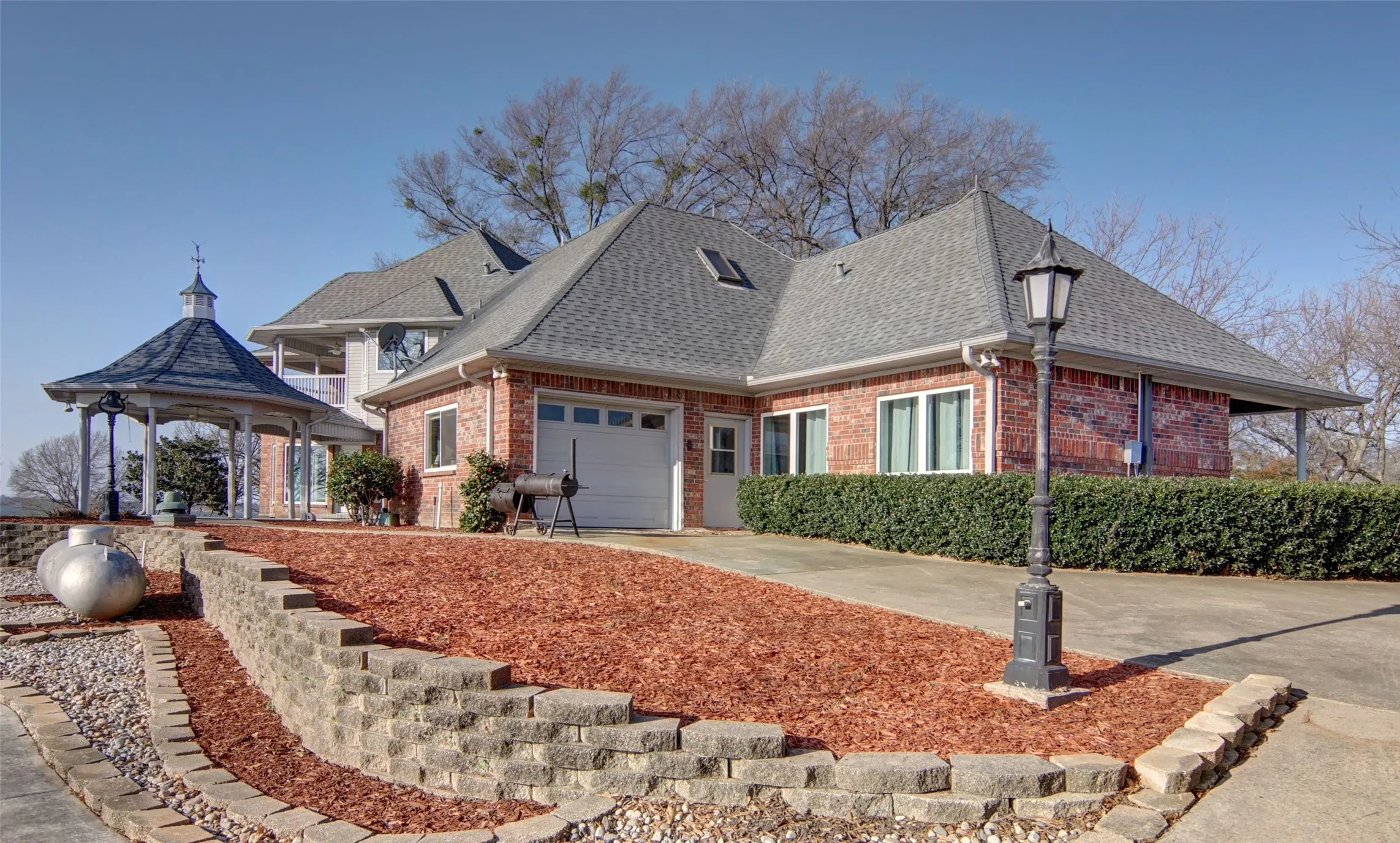 Single Family Residence For Sale in Wood County , 497 Private Road 5975, Yantis, Texas 75497, 4 Bedroom, 5 Bathroom, 4 Garage spaces, 3,814 Sqft, built in 1995, Preowned, mls#20525637, Real Estate Agent in Yantis, Homes For Sale in Wood county, Homes For Sale in Yantis, Realtor in Yantis Texas, Real Estate Brokerage Independent Realty Texas, Luminita Cordes Realtor