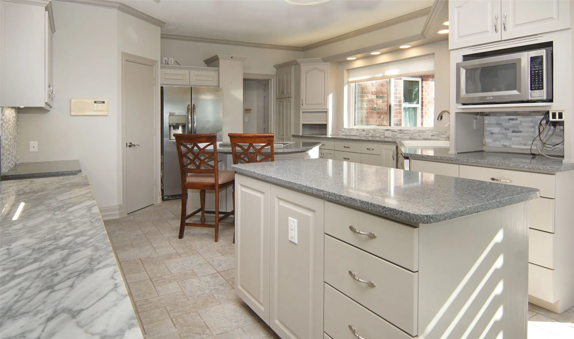 Single Family Residence For Sale in Wood County , 497 Private Road 5975, Yantis, Texas 75497, 4 Bedroom, 5 Bathroom, 4 Garage spaces, 3,814 Sqft, built in 1995, Preowned, mls#20525637, Real Estate Agent in Yantis, Homes For Sale in Wood county, Homes For Sale in Yantis, Realtor in Yantis Texas, Real Estate Brokerage Independent Realty Texas, Luminita Cordes Realtor