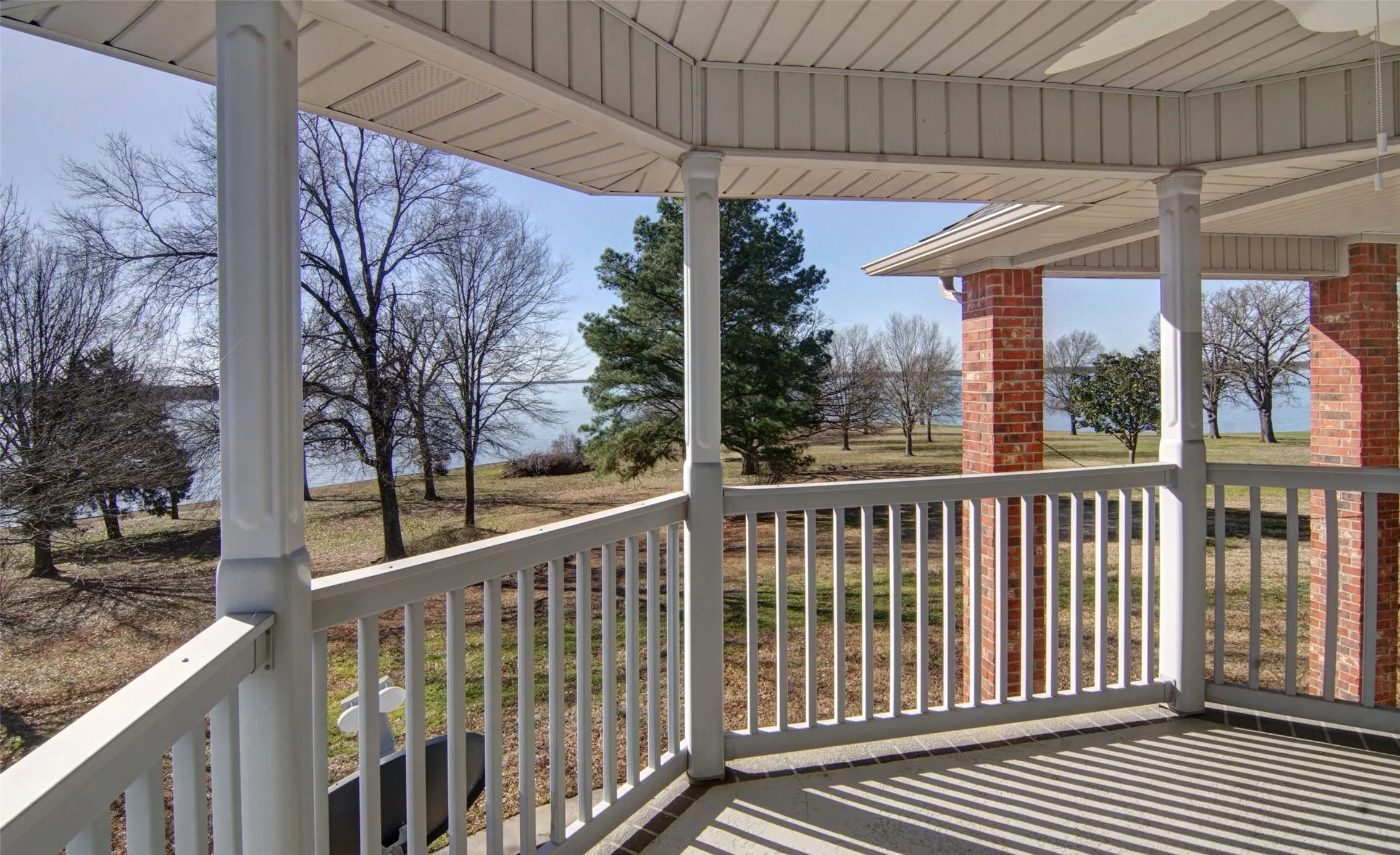 Single Family Residence For Sale in Wood County , 497 Private Road 5975, Yantis, Texas 75497, 4 Bedroom, 5 Bathroom, 4 Garage spaces, 3,814 Sqft, built in 1995, Preowned, mls#20525637, Real Estate Agent in Yantis, Homes For Sale in Wood county, Homes For Sale in Yantis, Realtor in Yantis Texas, Real Estate Brokerage Independent Realty Texas, Luminita Cordes Realtor