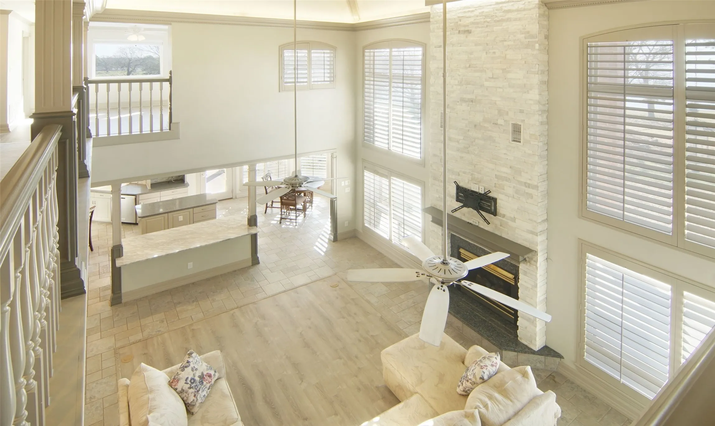 Single Family Residence For Sale in Wood County , 497 Private Road 5975, Yantis, Texas 75497, 4 Bedroom, 5 Bathroom, 4 Garage spaces, 3,814 Sqft, built in 1995, Preowned, mls#20525637, Real Estate Agent in Yantis, Homes For Sale in Wood county, Homes For Sale in Yantis, Realtor in Yantis Texas, Real Estate Brokerage Independent Realty Texas, Luminita Cordes Realtor