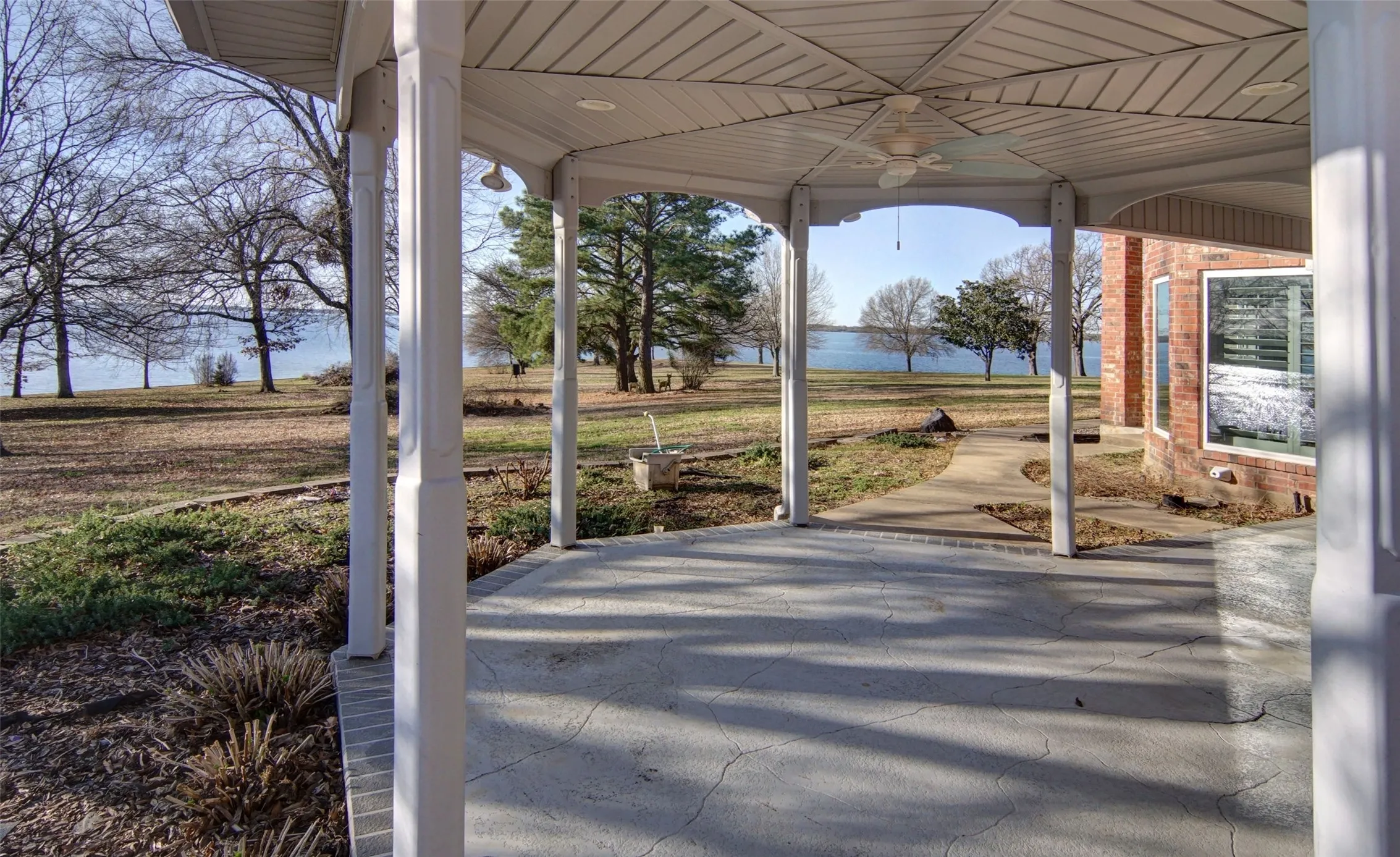 Single Family Residence For Sale in Wood County , 497 Private Road 5975, Yantis, Texas 75497, 4 Bedroom, 5 Bathroom, 4 Garage spaces, 3,814 Sqft, built in 1995, Preowned, mls#20525637, Real Estate Agent in Yantis, Homes For Sale in Wood county, Homes For Sale in Yantis, Realtor in Yantis Texas, Real Estate Brokerage Independent Realty Texas, Luminita Cordes Realtor