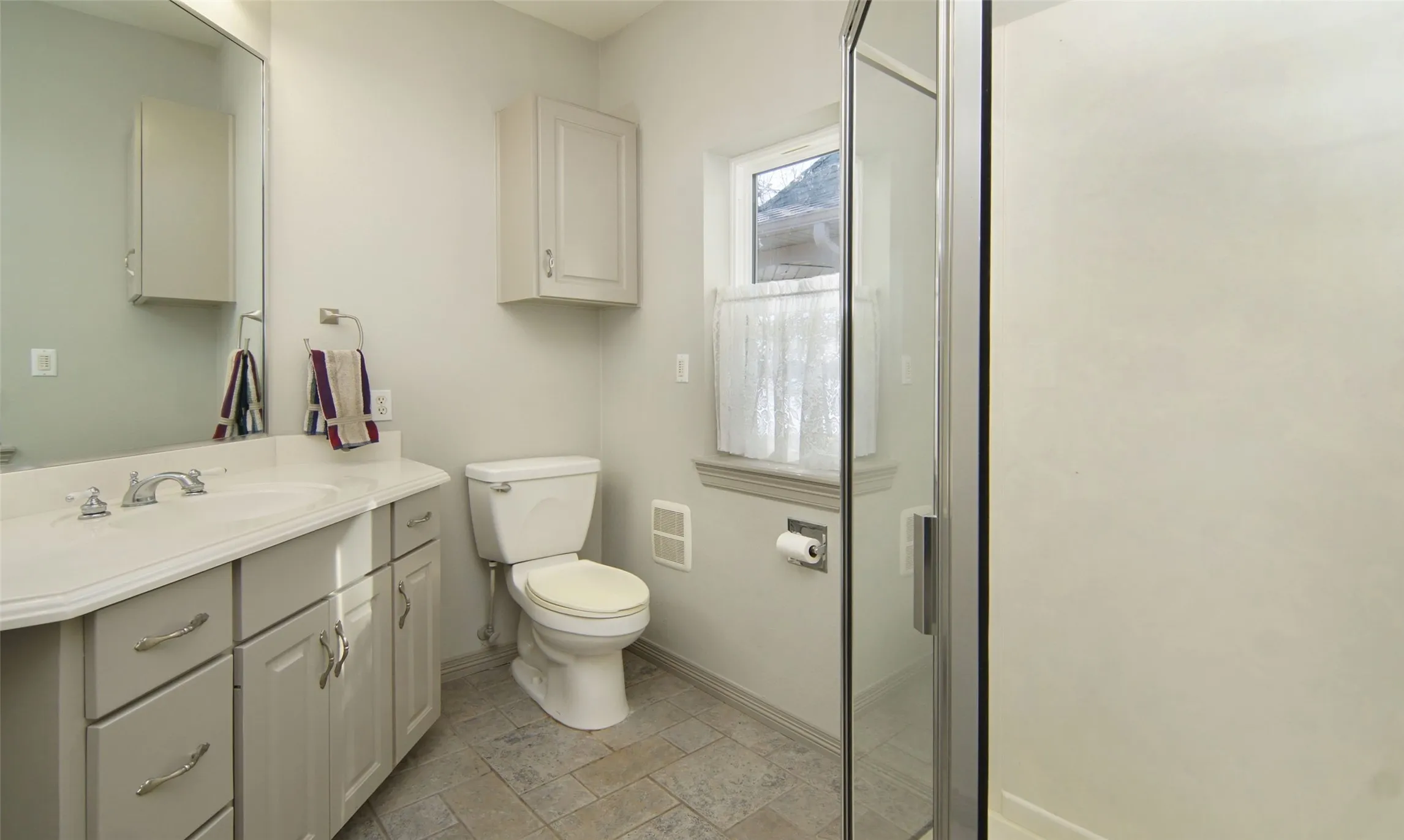 Single Family Residence For Sale in Wood County , 497 Private Road 5975, Yantis, Texas 75497, 4 Bedroom, 5 Bathroom, 4 Garage spaces, 3,814 Sqft, built in 1995, Preowned, mls#20525637, Real Estate Agent in Yantis, Homes For Sale in Wood county, Homes For Sale in Yantis, Realtor in Yantis Texas, Real Estate Brokerage Independent Realty Texas, Luminita Cordes Realtor