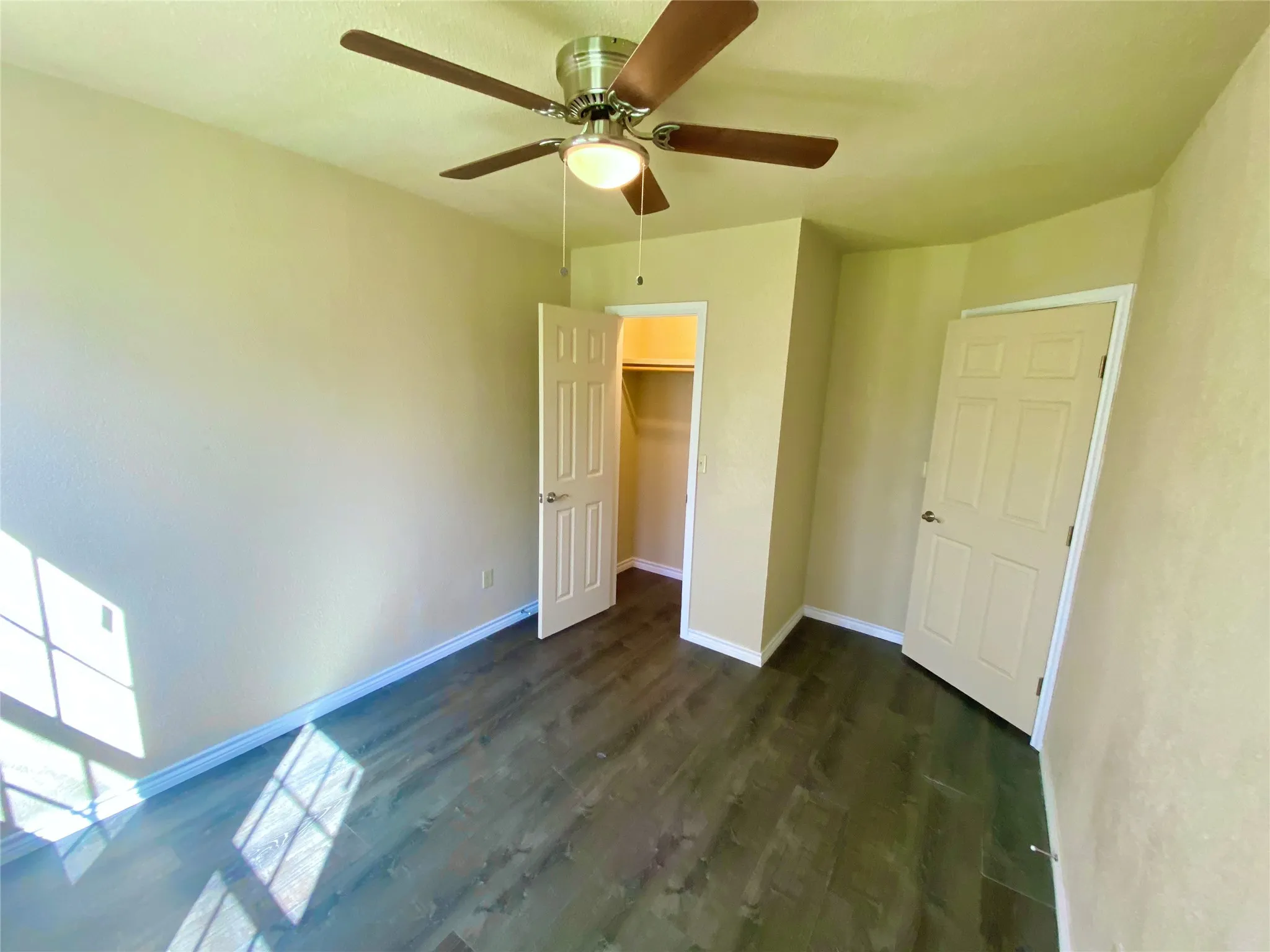 Single Family Residence For Sale in Fannin County , 909 W 10th Street, Bonham, Texas 75418, 3 Bedroom, 2 Bathroom, Garage spaces, 1,609 Sqft, built in 1925, mls#20557640, Real Estate Agent in Bonham, Homes For Sale in Fannin county, Homes For Sale in Bonham, Realtor in Bonham Texas, Real Estate Brokerage Independent Realty Texas, Luminita Cordes Realtor