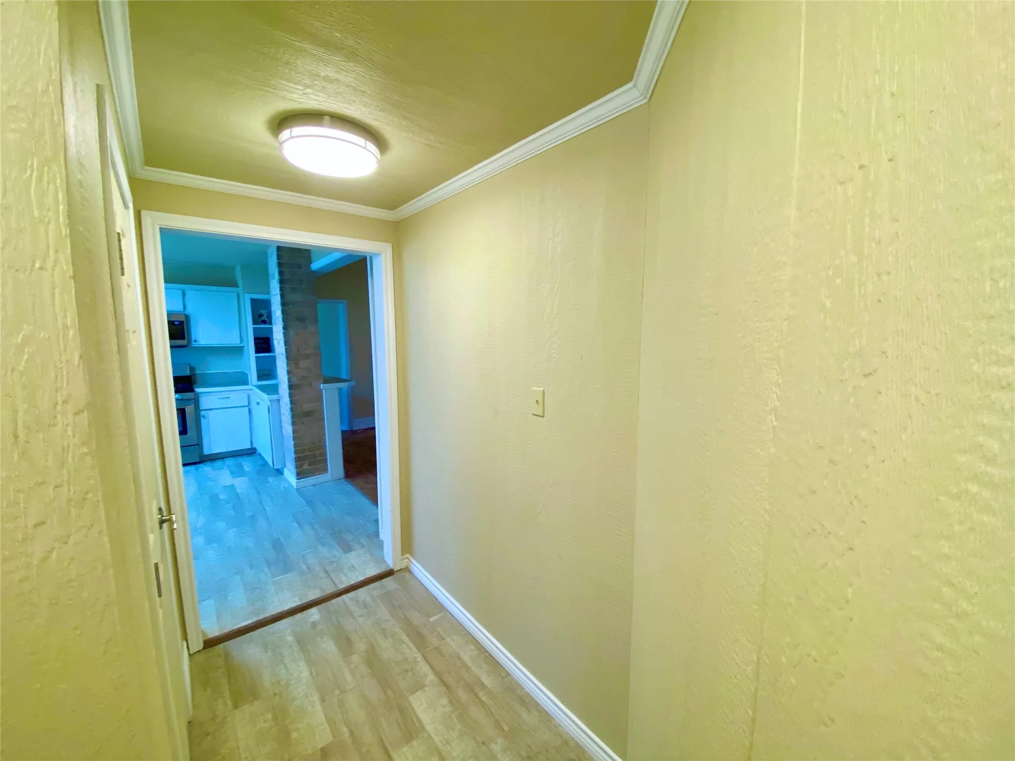 Single Family Residence For Sale in Fannin County , 909 W 10th Street, Bonham, Texas 75418, 3 Bedroom, 2 Bathroom, Garage spaces, 1,609 Sqft, built in 1925, mls#20557640, Real Estate Agent in Bonham, Homes For Sale in Fannin county, Homes For Sale in Bonham, Realtor in Bonham Texas, Real Estate Brokerage Independent Realty Texas, Luminita Cordes Realtor