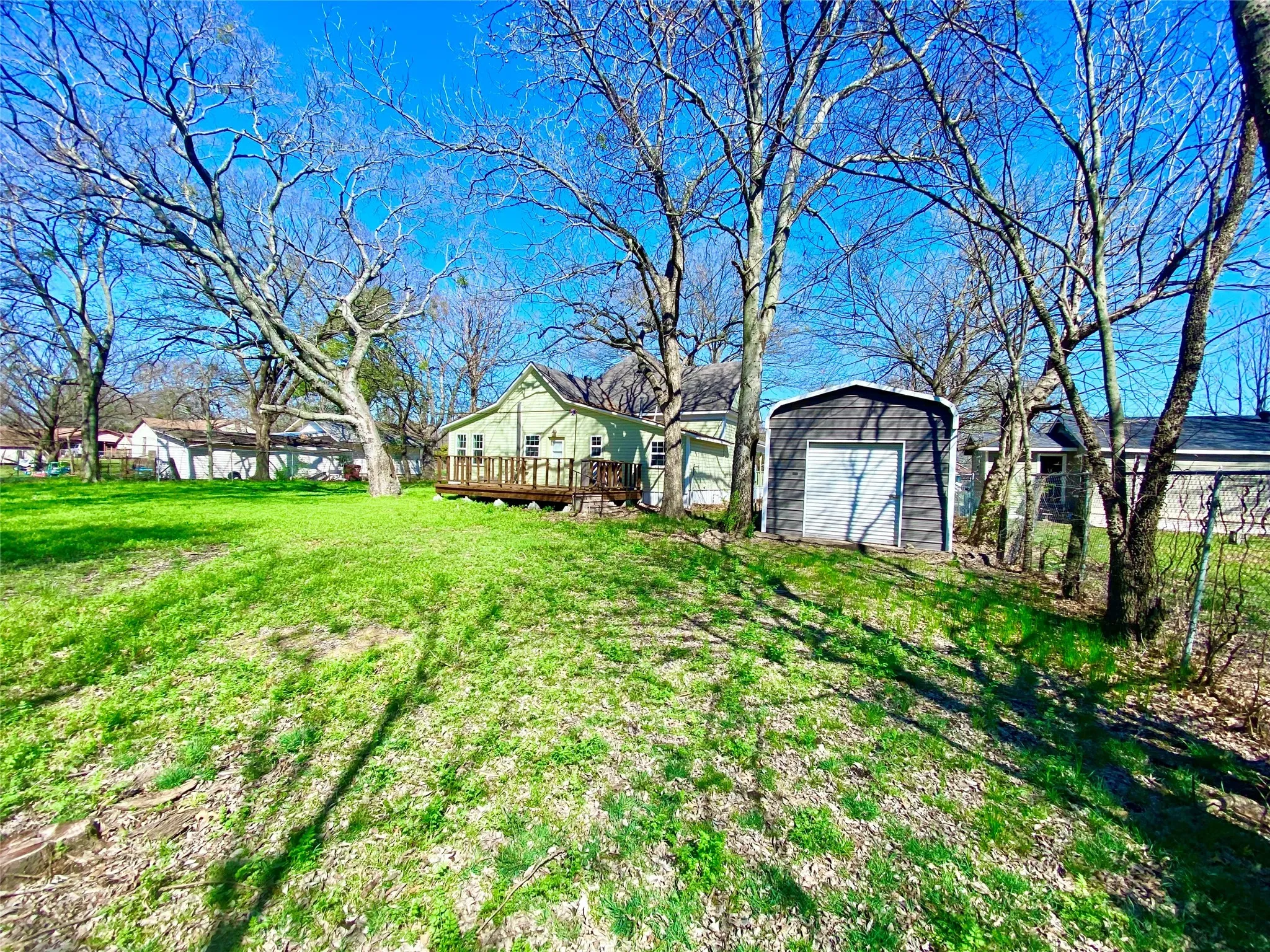 Single Family Residence For Sale in Fannin County , 909 W 10th Street, Bonham, Texas 75418, 3 Bedroom, 2 Bathroom, Garage spaces, 1,609 Sqft, built in 1925, mls#20557640, Real Estate Agent in Bonham, Homes For Sale in Fannin county, Homes For Sale in Bonham, Realtor in Bonham Texas, Real Estate Brokerage Independent Realty Texas, Luminita Cordes Realtor