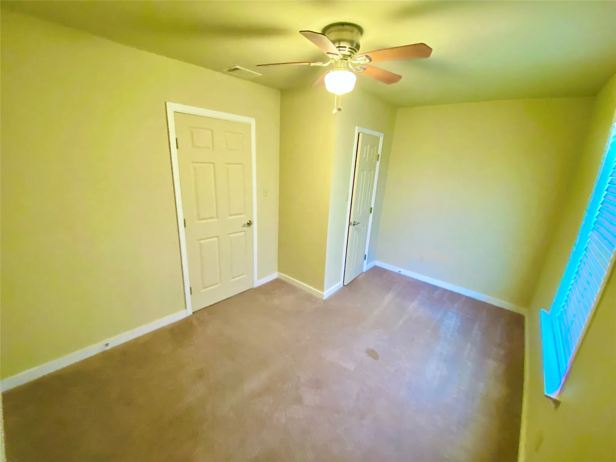 Single Family Residence For Sale in Fannin County , 909 W 10th Street, Bonham, Texas 75418, 3 Bedroom, 2 Bathroom, Garage spaces, 1,609 Sqft, built in 1925, mls#20557640, Real Estate Agent in Bonham, Homes For Sale in Fannin county, Homes For Sale in Bonham, Realtor in Bonham Texas, Real Estate Brokerage Independent Realty Texas, Luminita Cordes Realtor