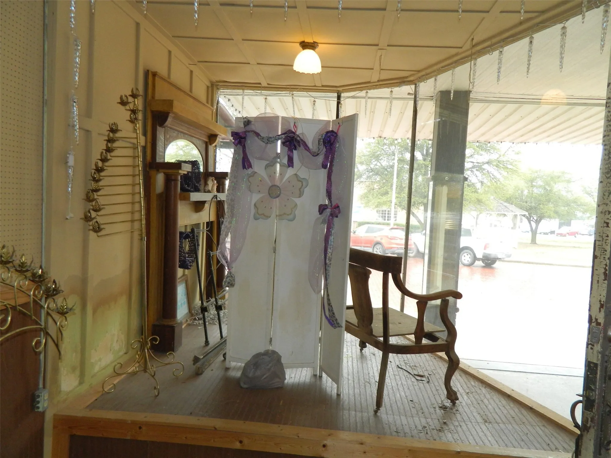 Retail For Sale in Fannin County , 114 W Collin Street, Leonard, Texas 75452, 0, 0, Garage spaces, 0 Sqft, built in 1910, Preowned, mls#20547772, Real Estate Agent in Leonard, Homes For Sale in Fannin county, Homes For Sale in Leonard, Realtor in Leonard Texas, Real Estate Brokerage Independent Realty Texas, Luminita Cordes Realtor