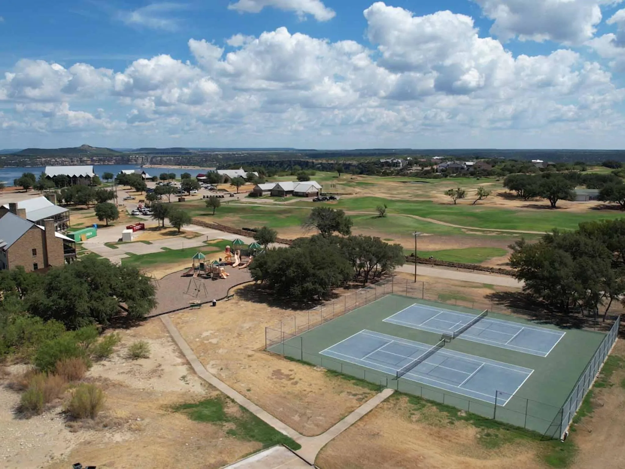 Tennis courts and playground, you'll never get bored here!