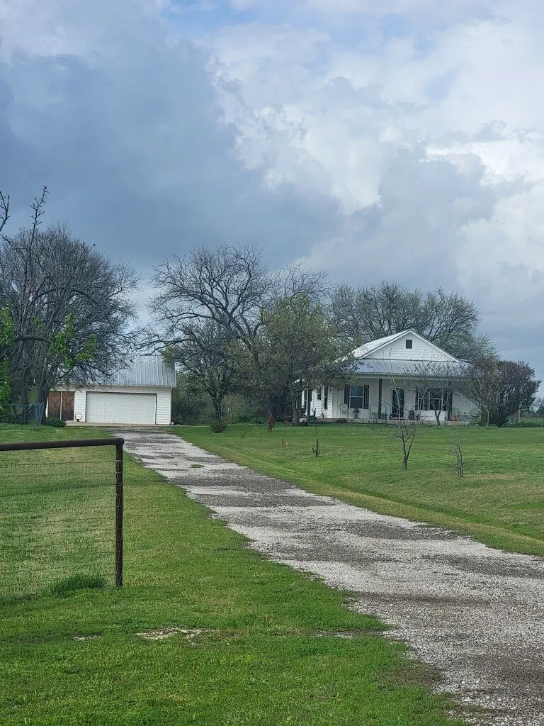 Single Family Residence For Sale in Collin County , 4953 County Road 413, Melissa, Texas 75454, 2 Bedroom, 2 Bathroom, 2 Garage spaces, 1,632 Sqft, built in 2017, mls#20570037, Real Estate Agent in Melissa, Homes For Sale in Collin county, Homes For Sale in Melissa, Realtor in Melissa Texas, Real Estate Brokerage Independent Realty Texas, Luminita Cordes Realtor