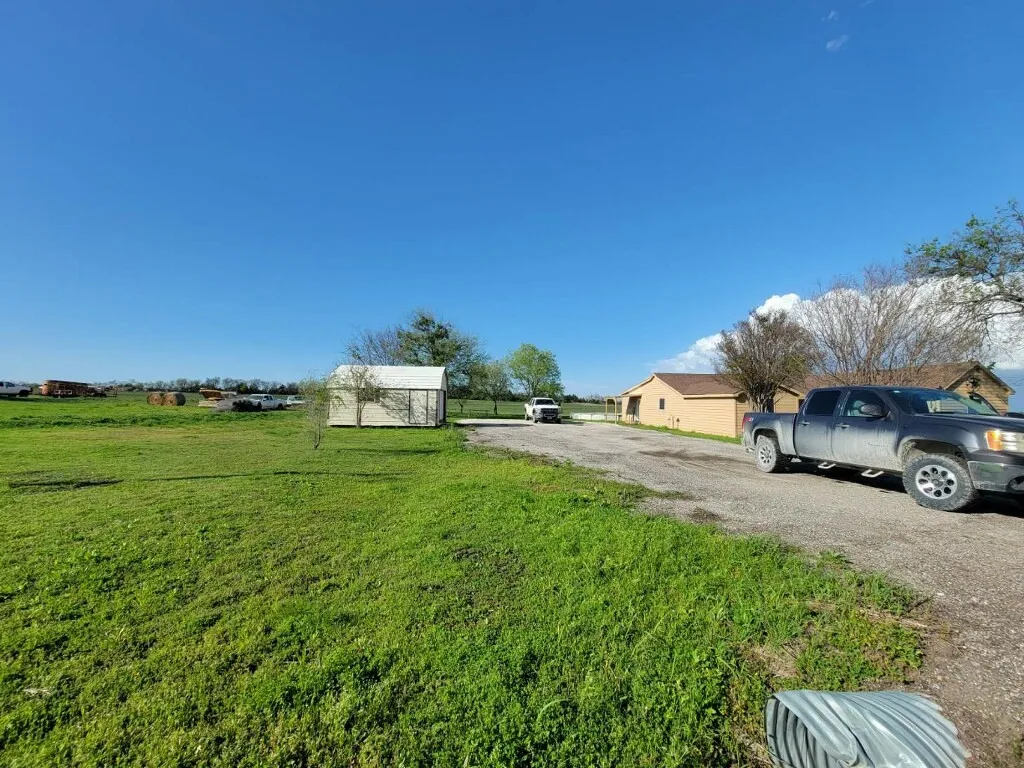 Single Family Residence For Sale in Collin County , 5215 County Road 413, Melissa, Texas 75454, 3 Bedroom, 3 Bathroom, Garage spaces, 2,171 Sqft, built in 1964, mls#20562380, Real Estate Agent in Melissa, Homes For Sale in Collin county, Homes For Sale in Melissa, Realtor in Melissa Texas, Real Estate Brokerage Independent Realty Texas, Luminita Cordes Realtor