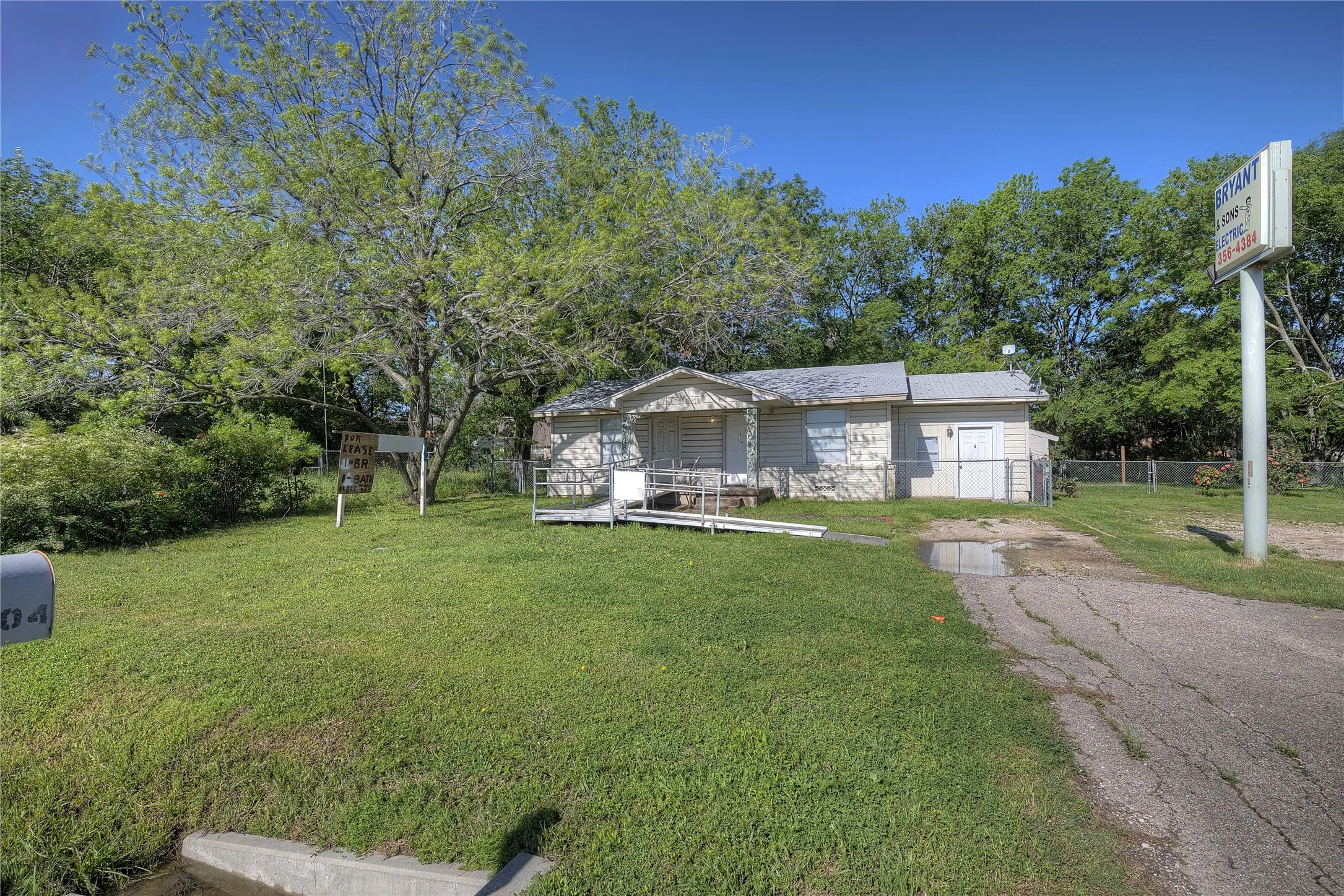 Unimproved Land For Sale in Hunt County , 8782 State Highway 34 S, Quinlan, Texas 75474, 0, 0, Garage spaces, 0 Sqft, built in 1970, Preowned, mls#20581006, Real Estate Agent in Quinlan, Homes For Sale in Hunt county, Homes For Sale in Quinlan, Realtor in Quinlan Texas, Real Estate Brokerage Independent Realty Texas, Luminita Cordes Realtor