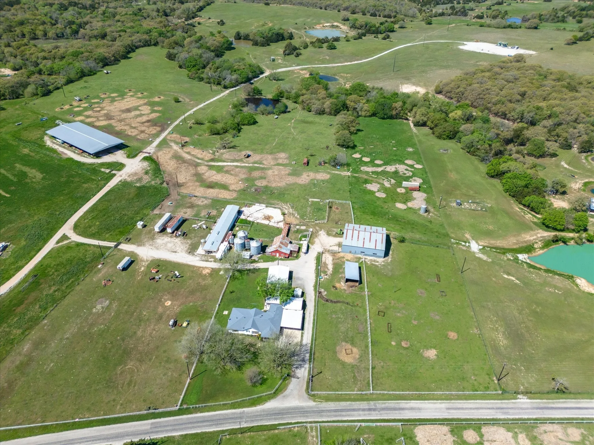 Bird's eye view featuring a rural view and a water view