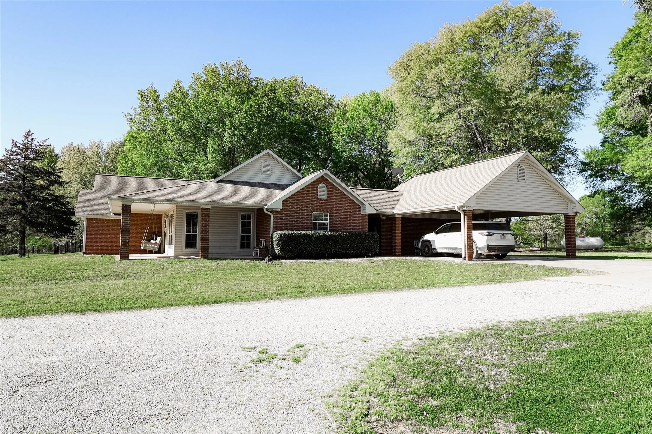 Farm For Sale in Fannin County , 679 County Road 1465, Bonham, Texas 75418, 3 Bedroom, 2 Bathroom, Garage spaces, 1,900 Sqft, built in 2001, Unknown, mls#20584448, Real Estate Agent in Bonham, Homes For Sale in Fannin county, Homes For Sale in Bonham, Realtor in Bonham Texas, Real Estate Brokerage Independent Realty Texas, Luminita Cordes Realtor
