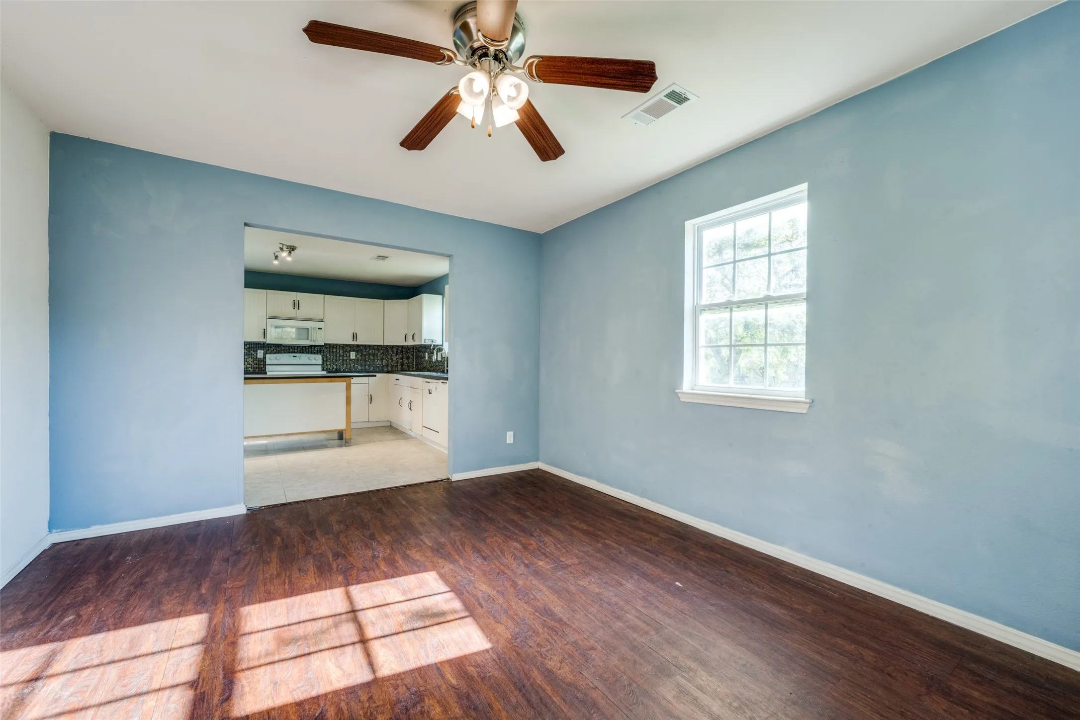 Spacious dining area is ideal for entertaining