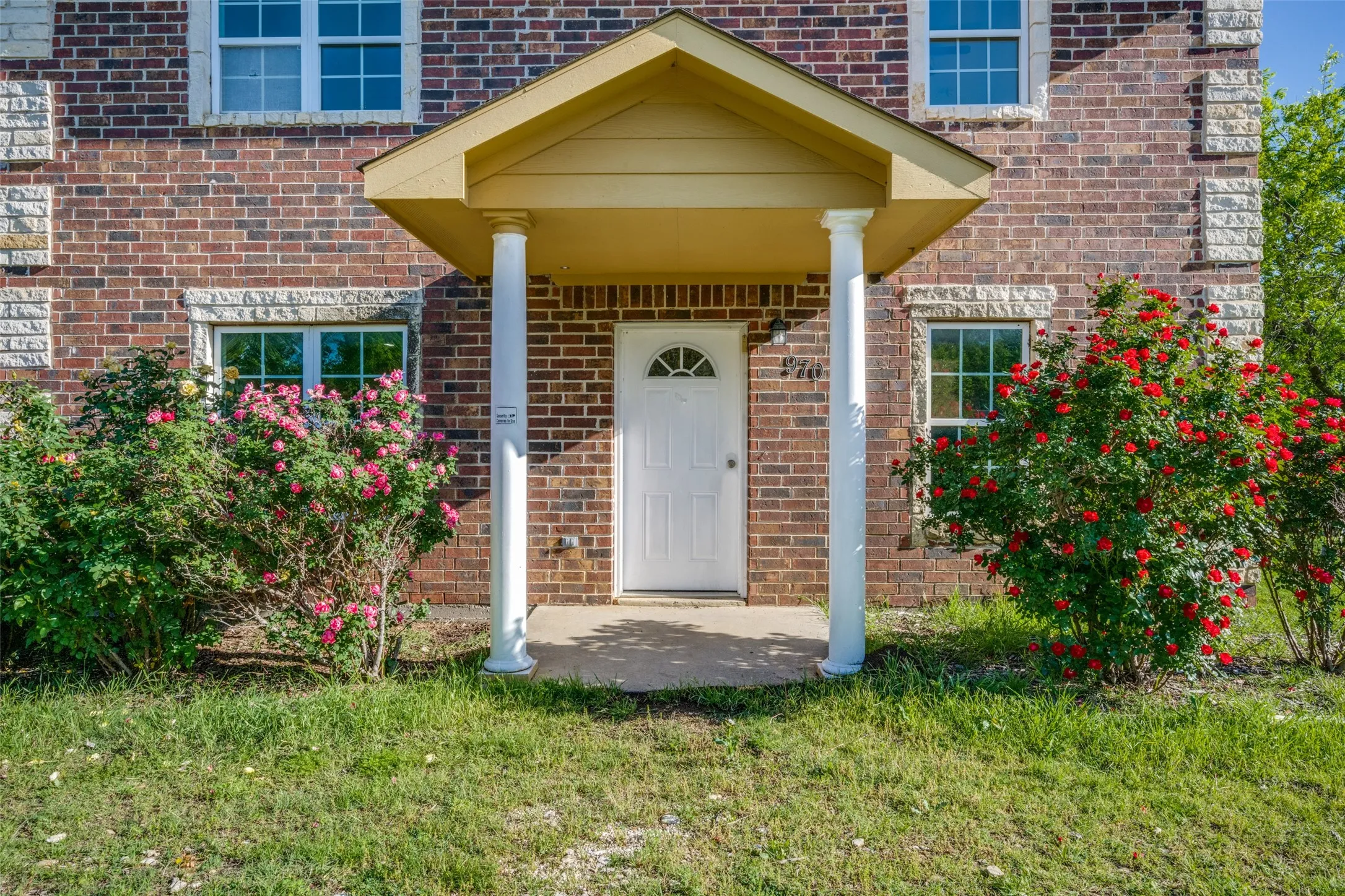 970 McReynolds is waiting for you and your personal touch.