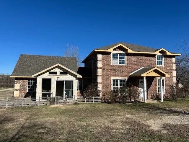 Single Family Residence For Sale in Denton County , 970 Mcreynolds Road, Sanger, Texas 76266, 3 Bedroom, 3 Bathroom, Garage spaces, 2,302 Sqft, built in 2011, Preowned, mls#20584892, Real Estate Agent in Sanger, Homes For Sale in Denton county, Homes For Sale in Sanger, Realtor in Sanger Texas, Real Estate Brokerage Independent Realty Texas, Luminita Cordes Realtor