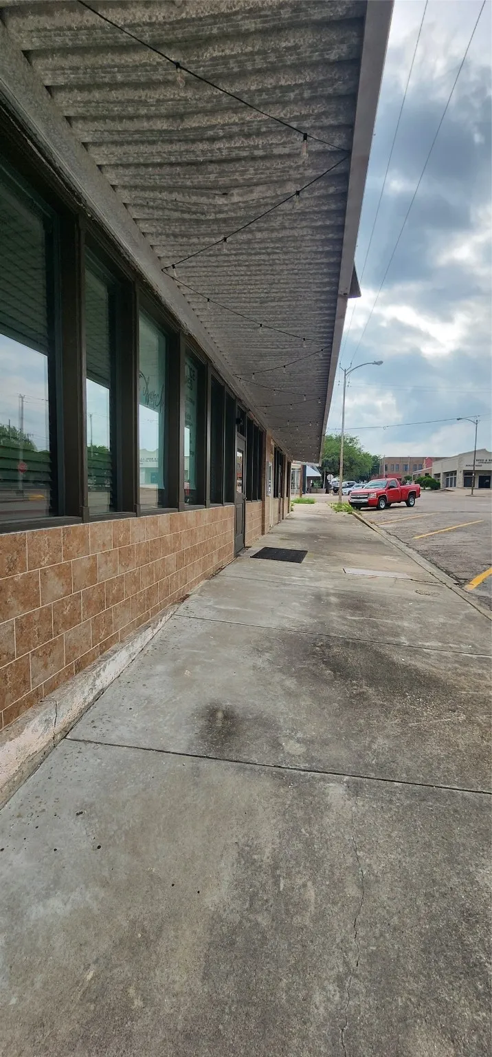 Office For Sale in Limestone County , 304 E Commerce Street, Mexia, Texas 76667, 0, 0, Garage spaces, 0 Sqft, built in 1954, Preowned, mls#20591165, Real Estate Agent in Mexia, Homes For Sale in Limestone county, Homes For Sale in Mexia, Realtor in Mexia Texas, Real Estate Brokerage Independent Realty Texas, Luminita Cordes Realtor