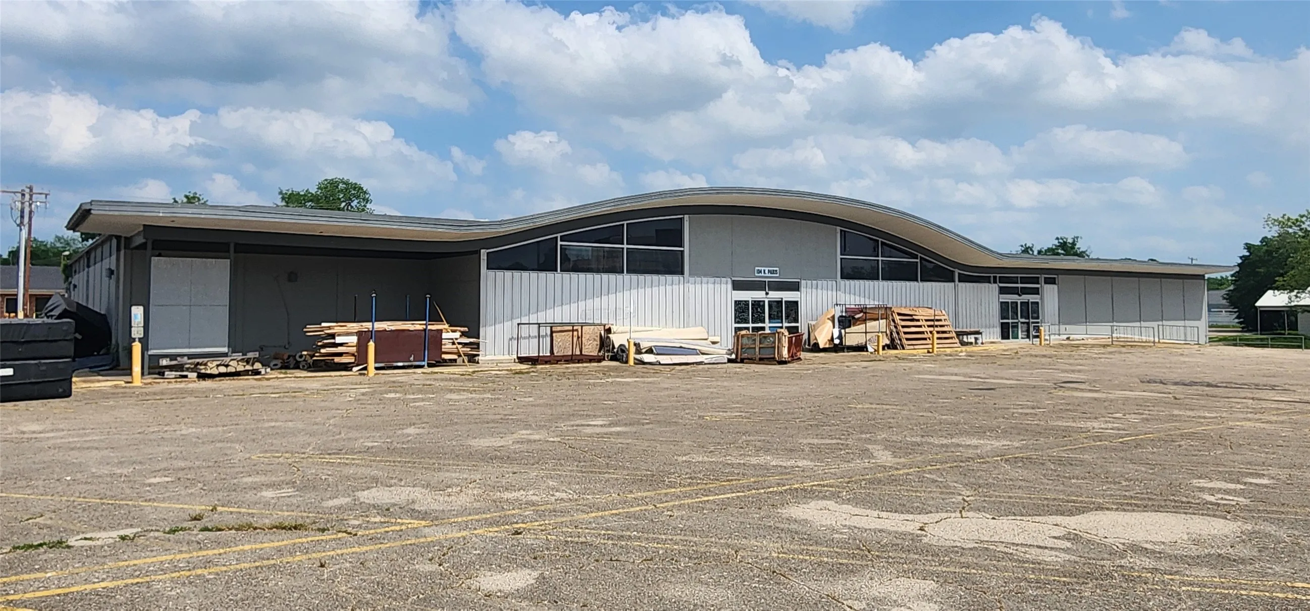 Warehouse For Sale in Limestone County , 104 N Paris Street, Mexia, Texas 76667, 0, 0, Garage spaces, 23,285 Sqft, built in 1974, Preowned, mls#20591930, Real Estate Agent in Mexia, Homes For Sale in Limestone county, Homes For Sale in Mexia, Realtor in Mexia Texas, Real Estate Brokerage Independent Realty Texas, Luminita Cordes Realtor