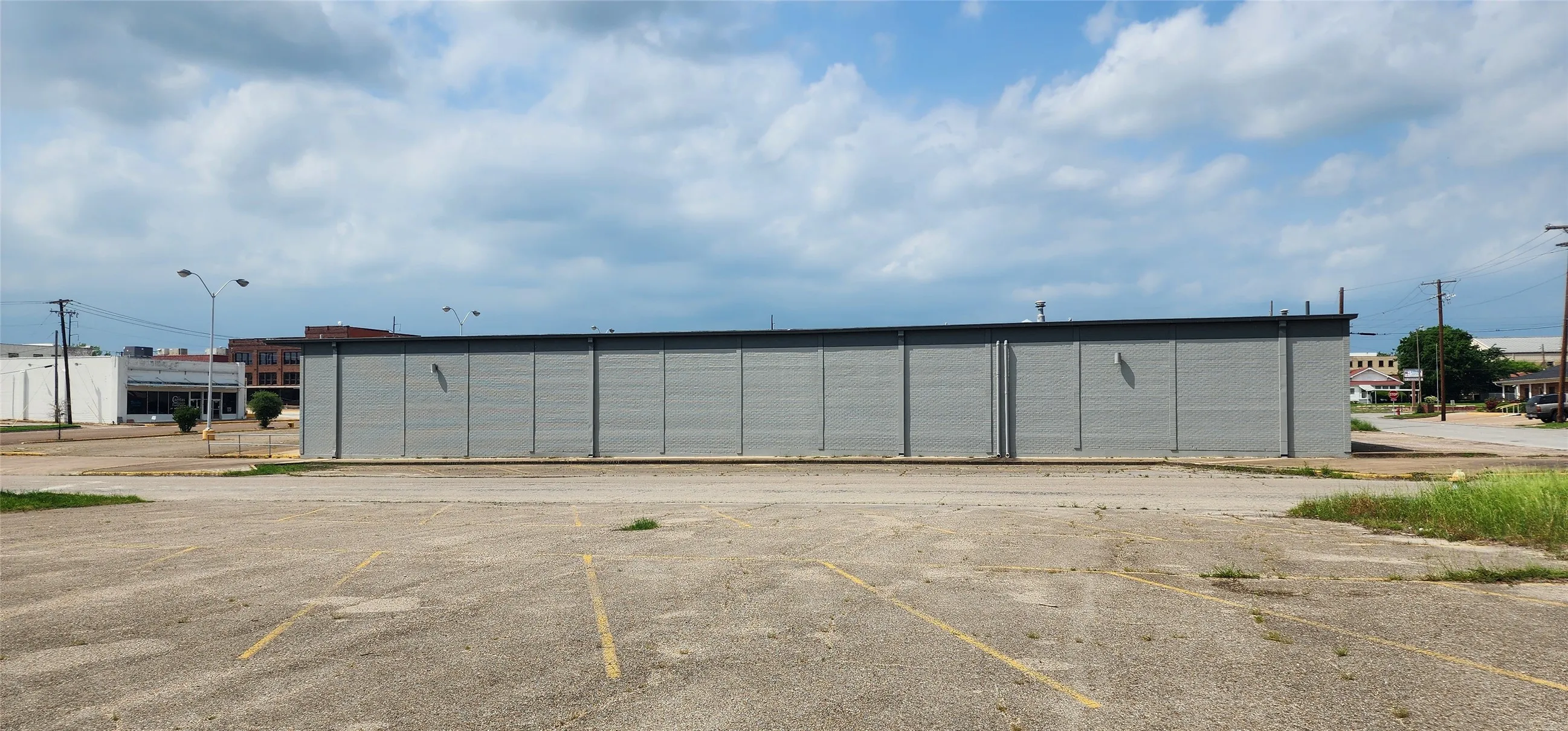 Warehouse For Sale in Limestone County , 104 N Paris Street, Mexia, Texas 76667, 0, 0, Garage spaces, 23,285 Sqft, built in 1974, Preowned, mls#20591930, Real Estate Agent in Mexia, Homes For Sale in Limestone county, Homes For Sale in Mexia, Realtor in Mexia Texas, Real Estate Brokerage Independent Realty Texas, Luminita Cordes Realtor