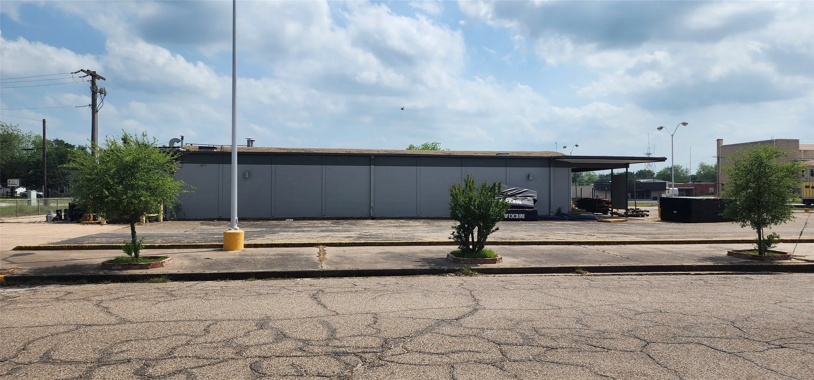 Warehouse For Sale in Limestone County , 104 N Paris Street, Mexia, Texas 76667, 0, 0, Garage spaces, 23,285 Sqft, built in 1974, Preowned, mls#20591930, Real Estate Agent in Mexia, Homes For Sale in Limestone county, Homes For Sale in Mexia, Realtor in Mexia Texas, Real Estate Brokerage Independent Realty Texas, Luminita Cordes Realtor