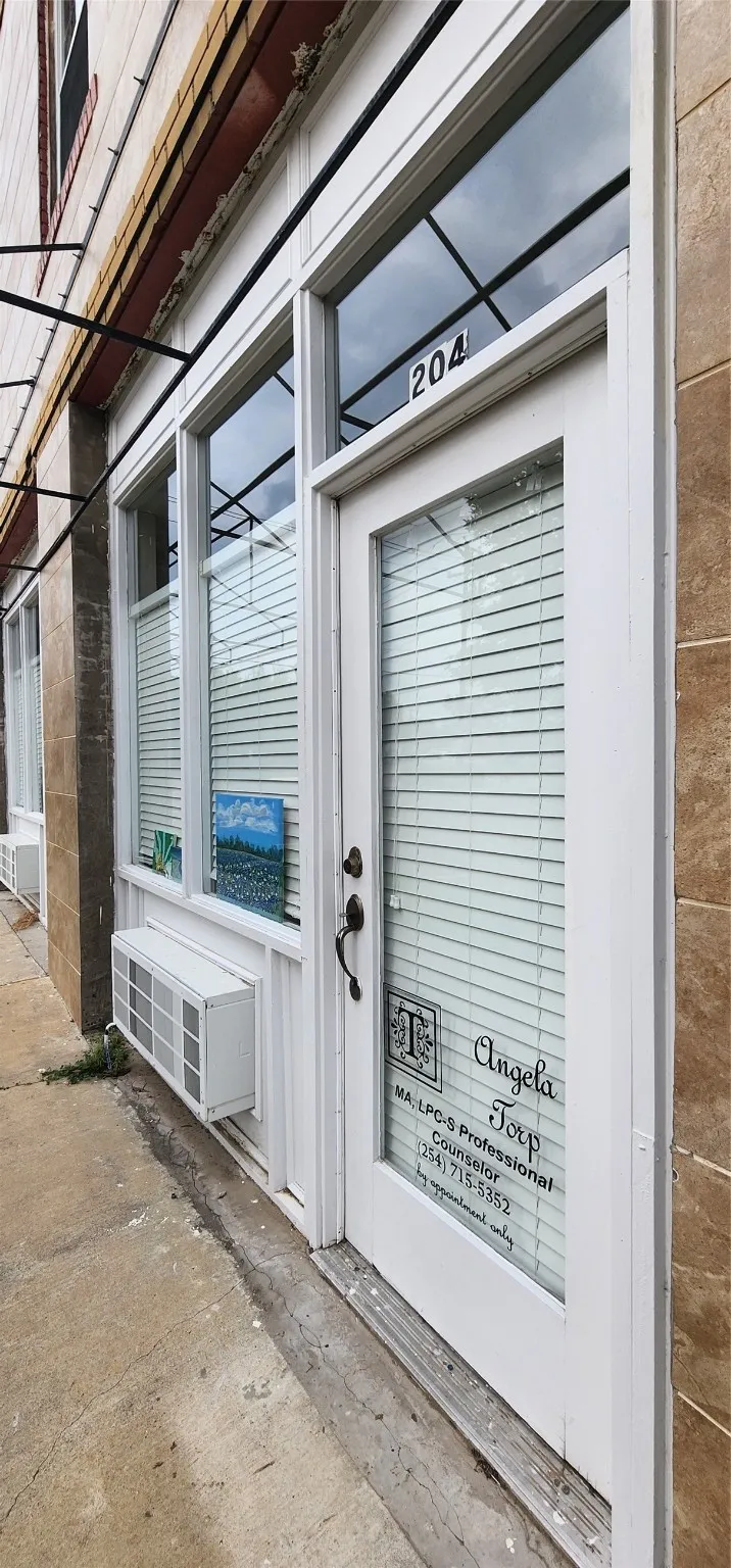 Office For Sale in Limestone County , 401 E Commerce Street, Mexia, Texas 76667, 0, 0, Garage spaces, 0 Sqft, built in 1950, Preowned, mls#20592400, Real Estate Agent in Mexia, Homes For Sale in Limestone county, Homes For Sale in Mexia, Realtor in Mexia Texas, Real Estate Brokerage Independent Realty Texas, Luminita Cordes Realtor