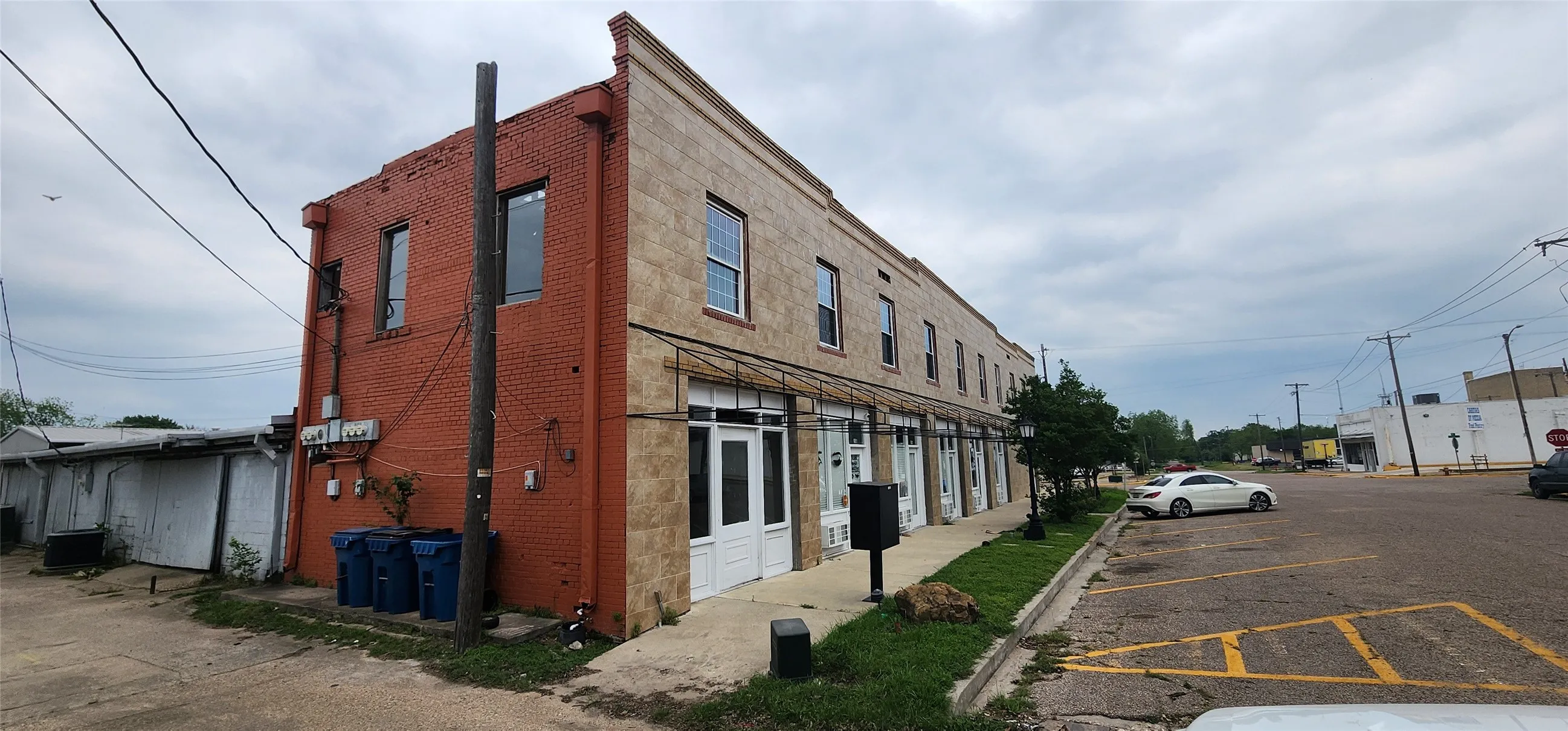 Office For Sale in Limestone County , 401 E Commerce Street, Mexia, Texas 76667, 0, 0, Garage spaces, 0 Sqft, built in 1950, Preowned, mls#20592400, Real Estate Agent in Mexia, Homes For Sale in Limestone county, Homes For Sale in Mexia, Realtor in Mexia Texas, Real Estate Brokerage Independent Realty Texas, Luminita Cordes Realtor