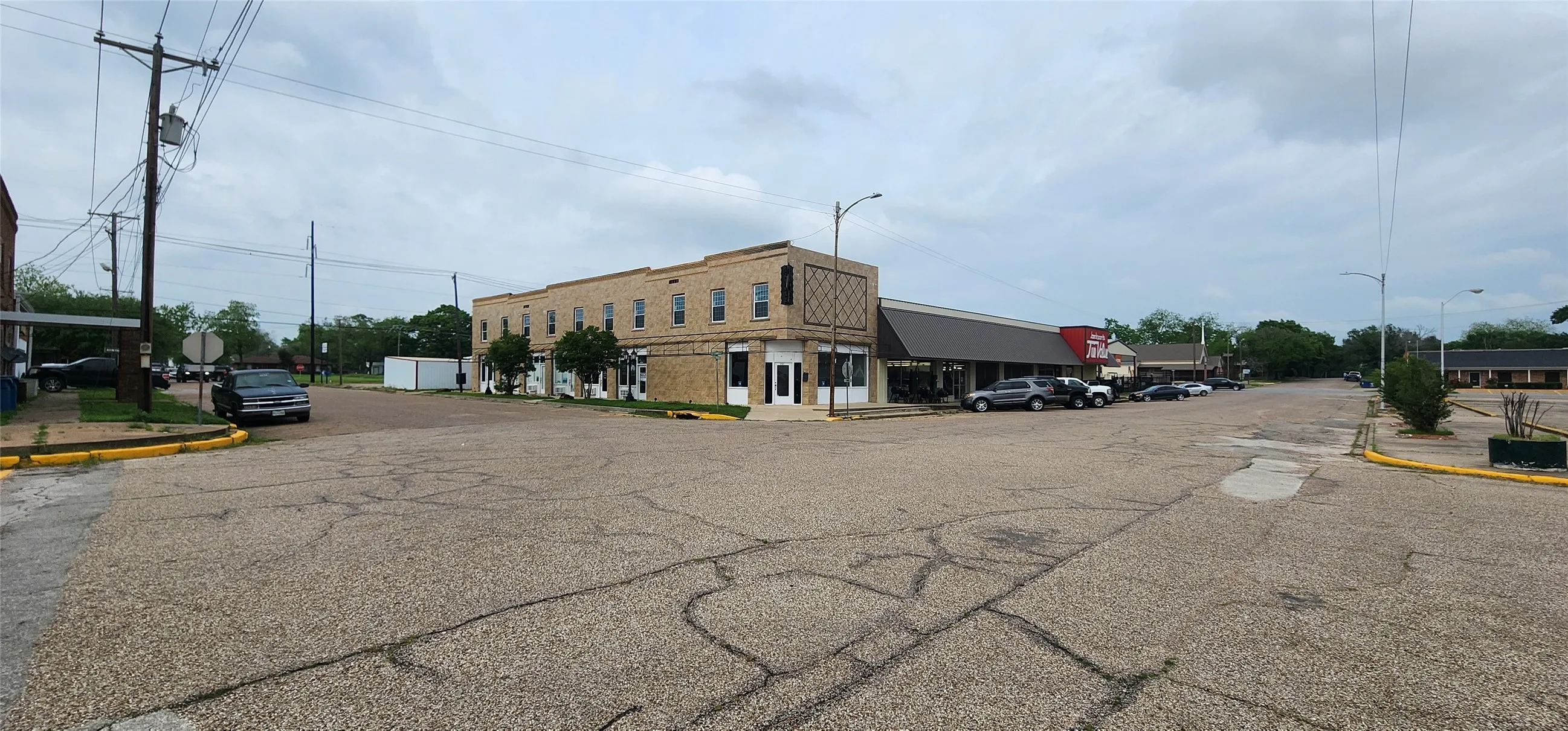 Office For Sale in Limestone County , 401 E Commerce Street, Mexia, Texas 76667, 0, 0, Garage spaces, 0 Sqft, built in 1950, Preowned, mls#20592400, Real Estate Agent in Mexia, Homes For Sale in Limestone county, Homes For Sale in Mexia, Realtor in Mexia Texas, Real Estate Brokerage Independent Realty Texas, Luminita Cordes Realtor