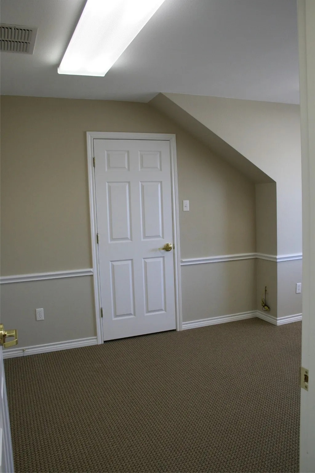 Office For Rent in Johnson County , 1601 W Henderson, Cleburne, Texas 76033, 0, 0, Garage spaces, 4,400 Sqft, built in 1998, Preowned, mls#20591295, Real Estate Agent in Cleburne, Homes For Rent in Johnson county, Homes For Rent in Cleburne, Realtor in Cleburne Texas, Real Estate Brokerage Independent Realty Texas, Luminita Cordes Realtor