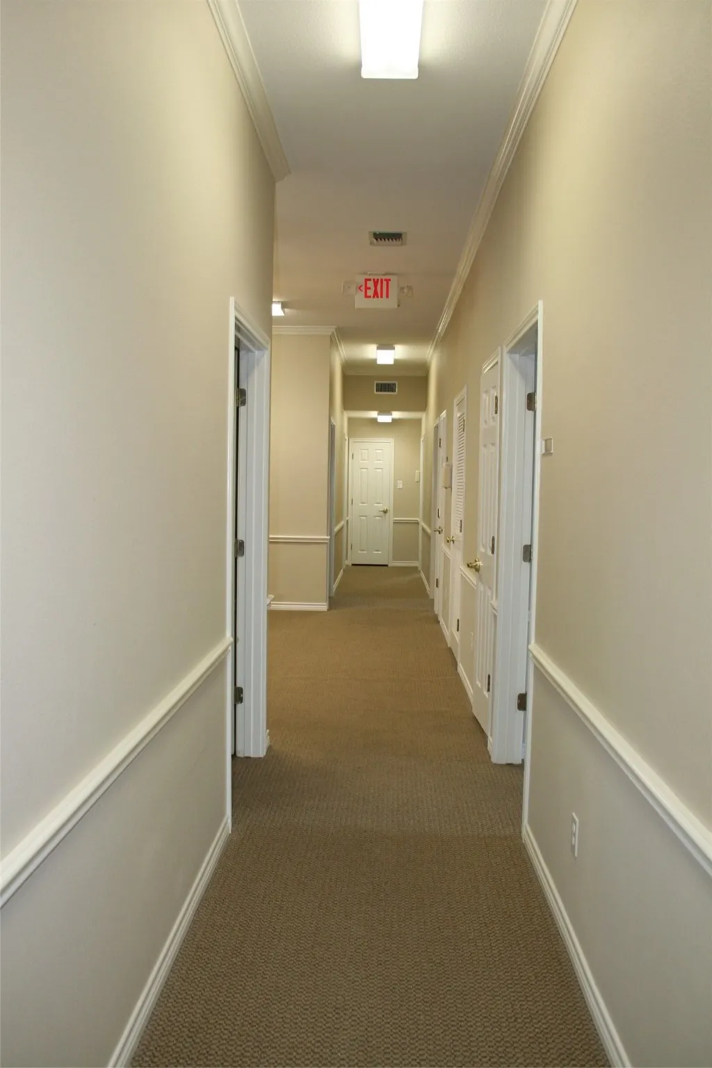 Office For Rent in Johnson County , 1601 W Henderson, Cleburne, Texas 76033, 0, 0, Garage spaces, 4,400 Sqft, built in 1998, Preowned, mls#20591295, Real Estate Agent in Cleburne, Homes For Rent in Johnson county, Homes For Rent in Cleburne, Realtor in Cleburne Texas, Real Estate Brokerage Independent Realty Texas, Luminita Cordes Realtor