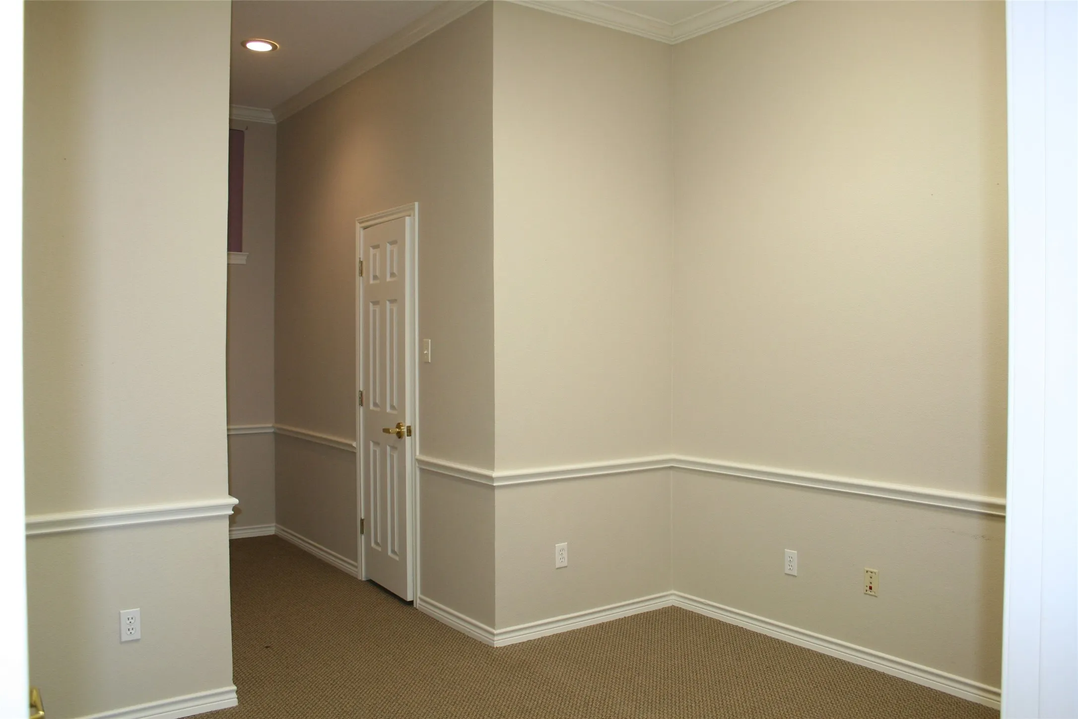 Office For Rent in Johnson County , 1601 W Henderson, Cleburne, Texas 76033, 0, 0, Garage spaces, 4,400 Sqft, built in 1998, Preowned, mls#20591295, Real Estate Agent in Cleburne, Homes For Rent in Johnson county, Homes For Rent in Cleburne, Realtor in Cleburne Texas, Real Estate Brokerage Independent Realty Texas, Luminita Cordes Realtor