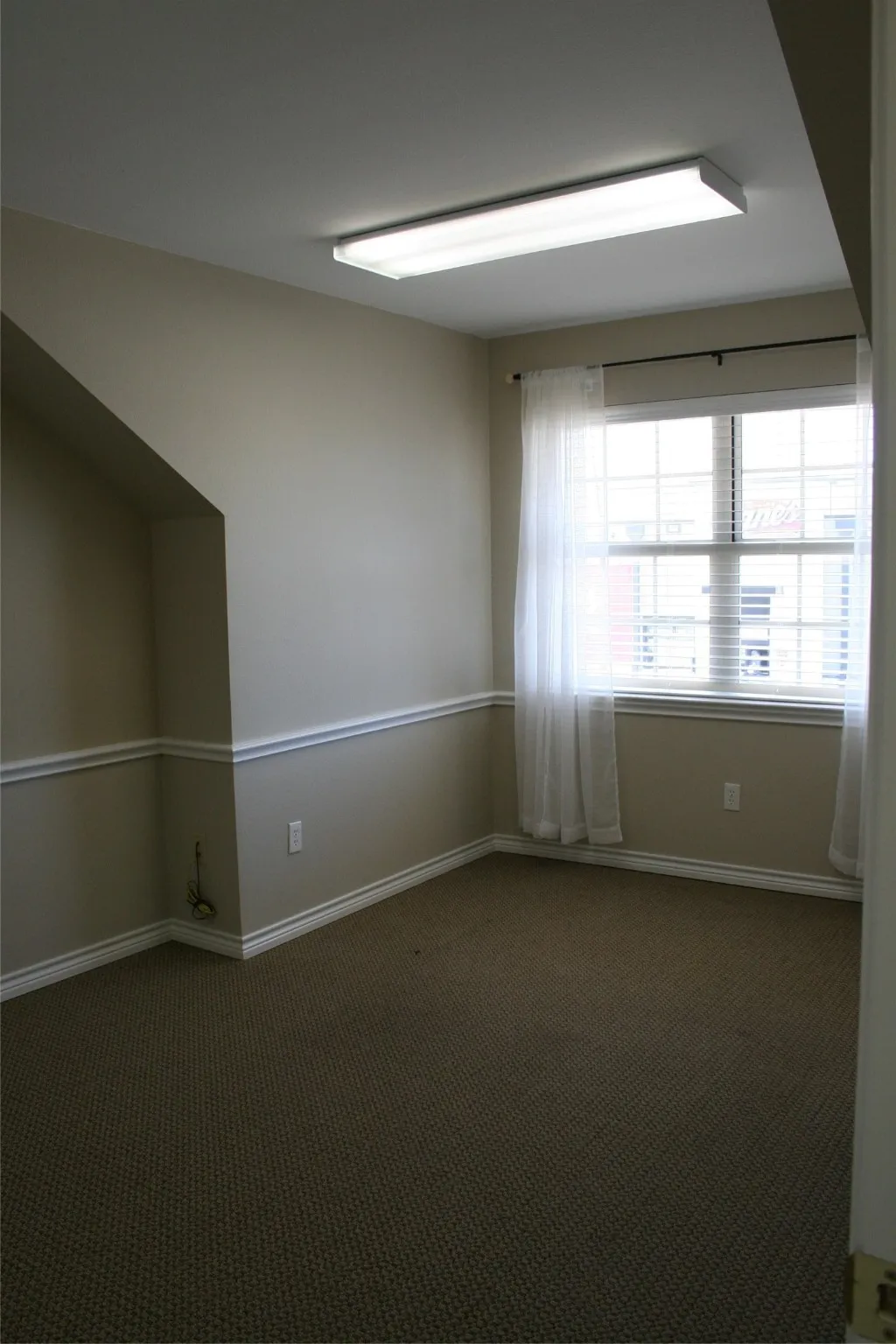 Office For Rent in Johnson County , 1601 W Henderson, Cleburne, Texas 76033, 0, 0, Garage spaces, 4,400 Sqft, built in 1998, Preowned, mls#20591295, Real Estate Agent in Cleburne, Homes For Rent in Johnson county, Homes For Rent in Cleburne, Realtor in Cleburne Texas, Real Estate Brokerage Independent Realty Texas, Luminita Cordes Realtor