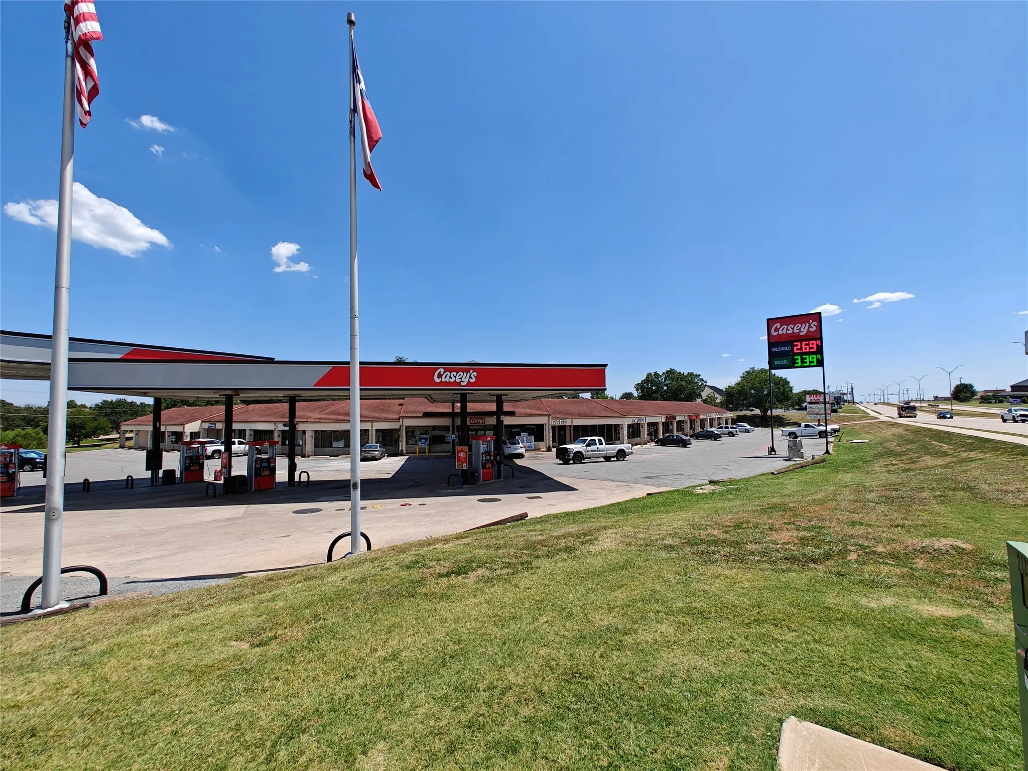 Retail For Rent in Grayson County , 2121 N Fm 1417 Q, Sherman, Texas 75092, 0, 0, Garage spaces, 18,885 Sqft, built in 1983, Preowned, Price $12, mls#20604293, Real Estate Agent in Sherman, Homes For Rent in Grayson county, Homes For Rent in Sherman, Realtor in Sherman Texas, Real Estate Brokerage Independent Realty Texas, Luminita Cordes Realtor