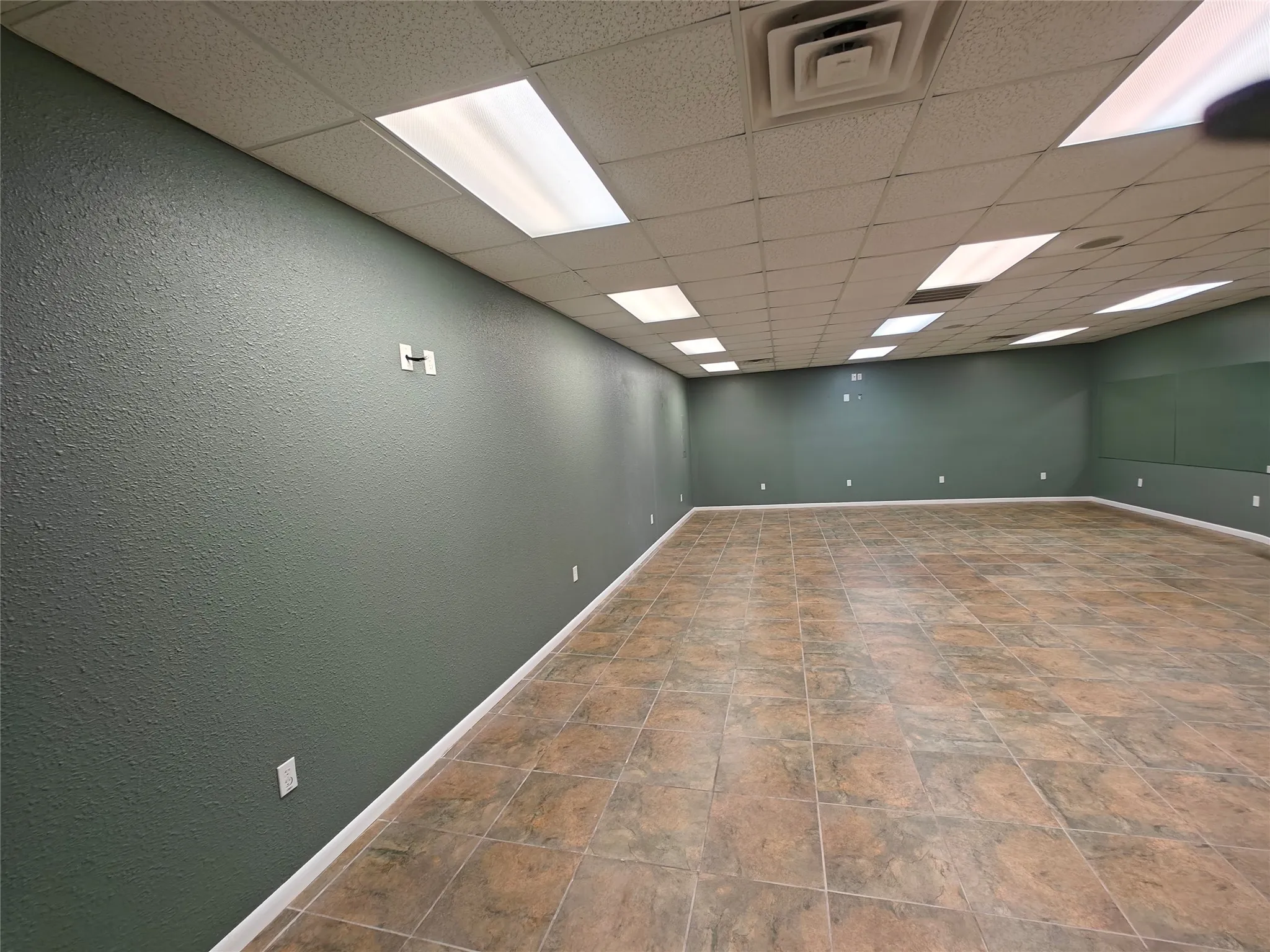 Retail For Rent in Grayson County , 2121 N Fm 1417 Q, Sherman, Texas 75092, 0, 0, Garage spaces, 18,885 Sqft, built in 1983, Preowned, Price $12, mls#20604293, Real Estate Agent in Sherman, Homes For Rent in Grayson county, Homes For Rent in Sherman, Realtor in Sherman Texas, Real Estate Brokerage Independent Realty Texas, Luminita Cordes Realtor