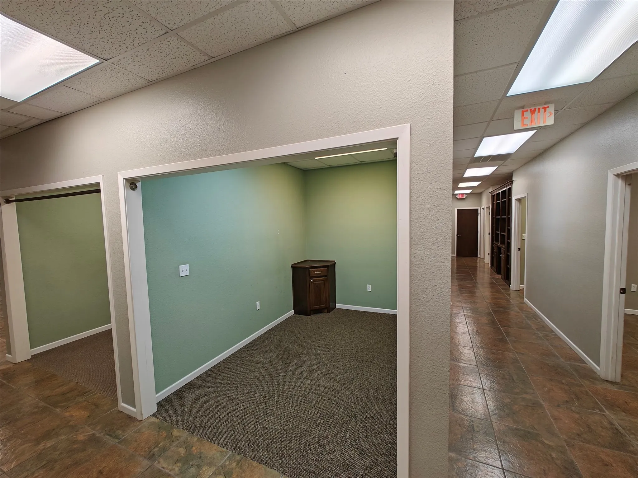 Retail For Rent in Grayson County , 2121 N Fm 1417 Q, Sherman, Texas 75092, 0, 0, Garage spaces, 18,885 Sqft, built in 1983, Preowned, Price $12, mls#20604293, Real Estate Agent in Sherman, Homes For Rent in Grayson county, Homes For Rent in Sherman, Realtor in Sherman Texas, Real Estate Brokerage Independent Realty Texas, Luminita Cordes Realtor
