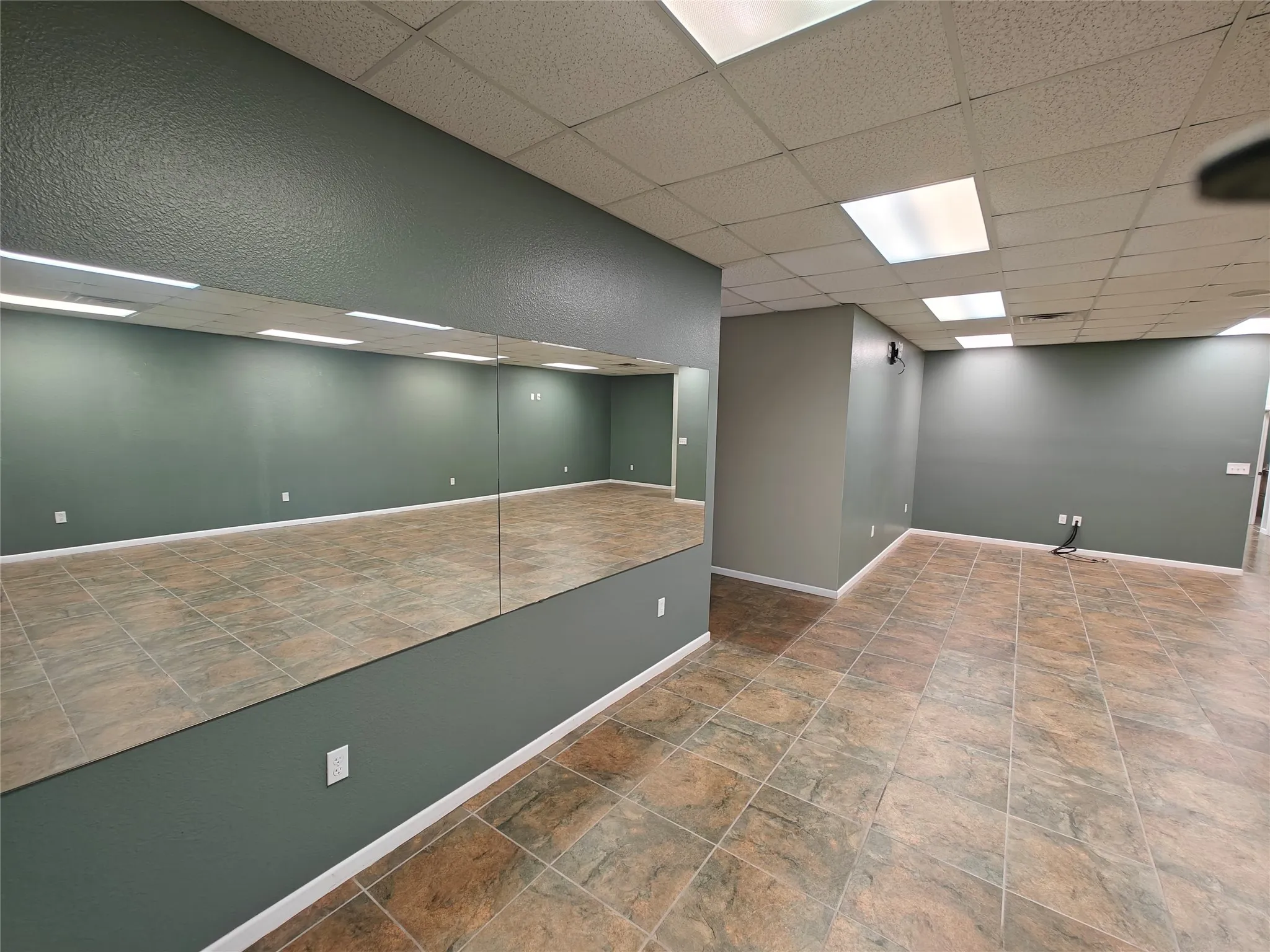 Retail For Rent in Grayson County , 2121 N Fm 1417 Q, Sherman, Texas 75092, 0, 0, Garage spaces, 18,885 Sqft, built in 1983, Preowned, Price $12, mls#20604293, Real Estate Agent in Sherman, Homes For Rent in Grayson county, Homes For Rent in Sherman, Realtor in Sherman Texas, Real Estate Brokerage Independent Realty Texas, Luminita Cordes Realtor