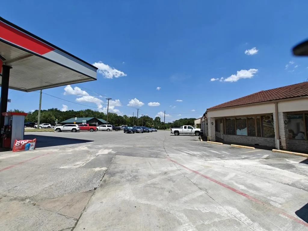 Retail For Rent in Grayson County , 2121 N Fm 1417 Q, Sherman, Texas 75092, 0, 0, Garage spaces, 18,885 Sqft, built in 1983, Preowned, Price $12, mls#20604293, Real Estate Agent in Sherman, Homes For Rent in Grayson county, Homes For Rent in Sherman, Realtor in Sherman Texas, Real Estate Brokerage Independent Realty Texas, Luminita Cordes Realtor