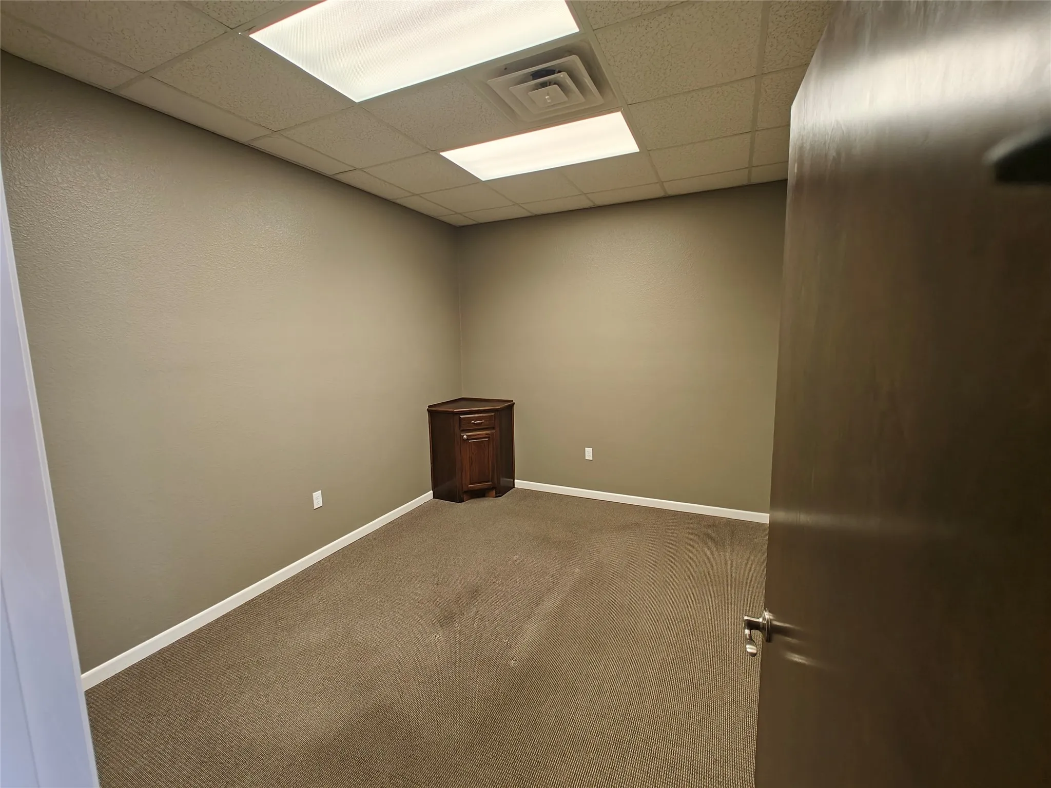 Retail For Rent in Grayson County , 2121 N Fm 1417 Q, Sherman, Texas 75092, 0, 0, Garage spaces, 18,885 Sqft, built in 1983, Preowned, Price $12, mls#20604293, Real Estate Agent in Sherman, Homes For Rent in Grayson county, Homes For Rent in Sherman, Realtor in Sherman Texas, Real Estate Brokerage Independent Realty Texas, Luminita Cordes Realtor