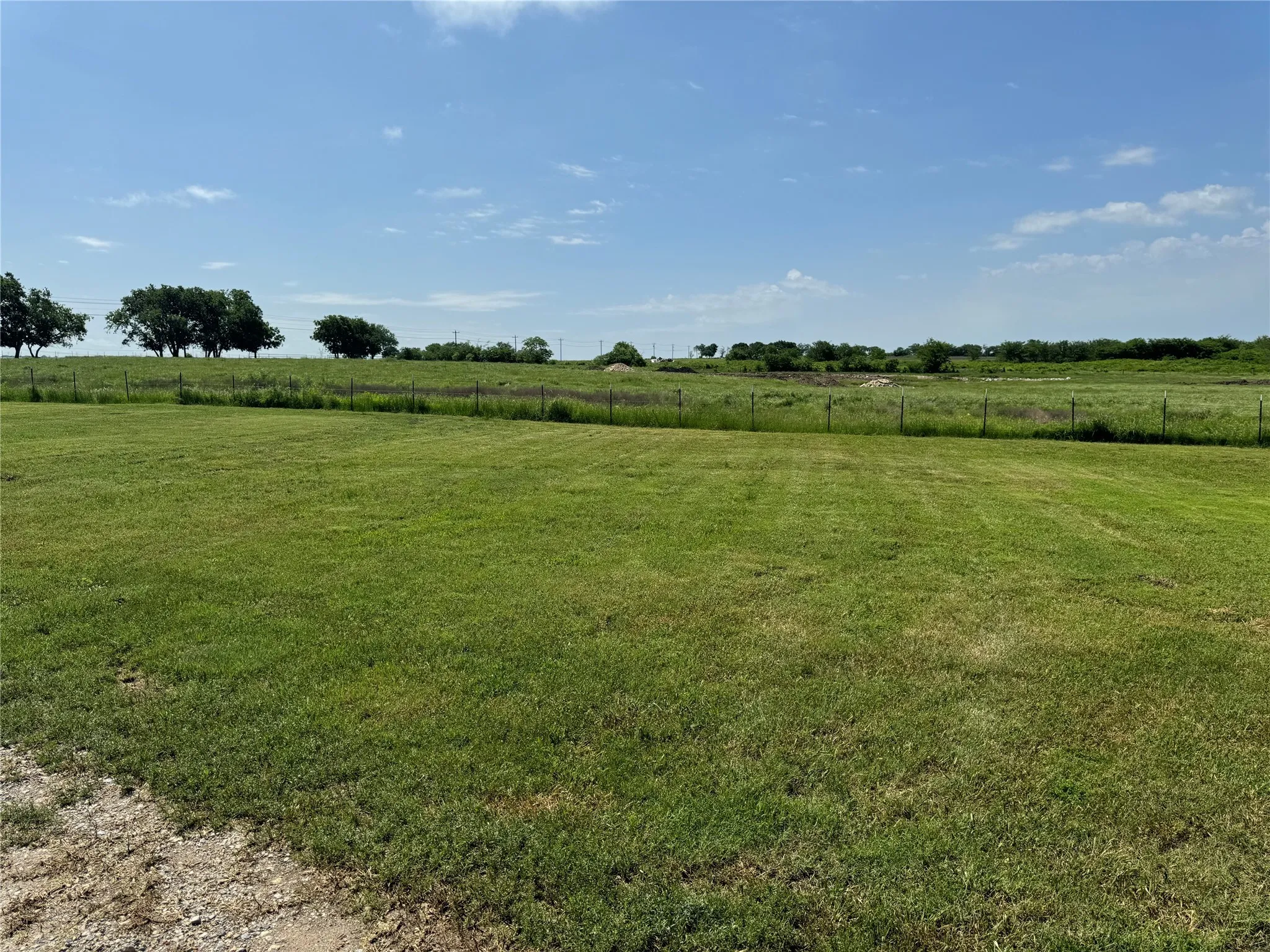 Farm For Sale in Grayson County , 1273 Wall Street Road, Gunter, Texas 75058, 3 Bedrooms, 2 Bathrooms, 2 Garage spaces, 2,179 Sqft, built in 1998, Preowned, Price $2,780,000, mls#20606976, Real Estate Agent in Gunter, Homes For Sale in Grayson county, Homes For Sale in Gunter, Realtor in Gunter Texas, Real Estate Brokerage Independent Realty Texas, Luminita Cordes Realtor