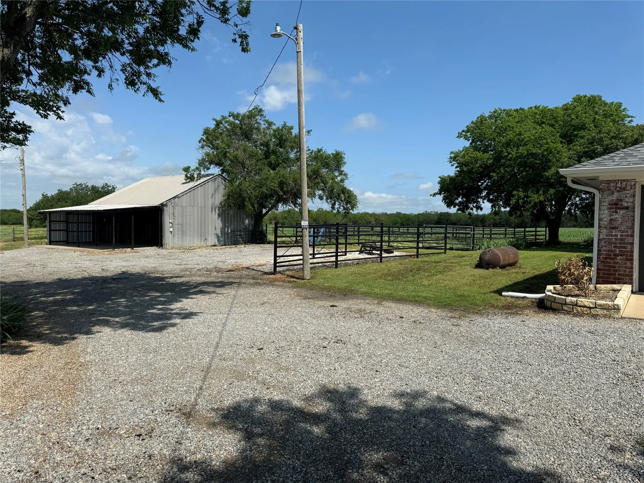 Farm For Sale in Grayson County , 1273 Wall Street Road, Gunter, Texas 75058, 3 Bedrooms, 2 Bathrooms, 2 Garage spaces, 2,179 Sqft, built in 1998, Preowned, Price $2,780,000, mls#20606976, Real Estate Agent in Gunter, Homes For Sale in Grayson county, Homes For Sale in Gunter, Realtor in Gunter Texas, Real Estate Brokerage Independent Realty Texas, Luminita Cordes Realtor